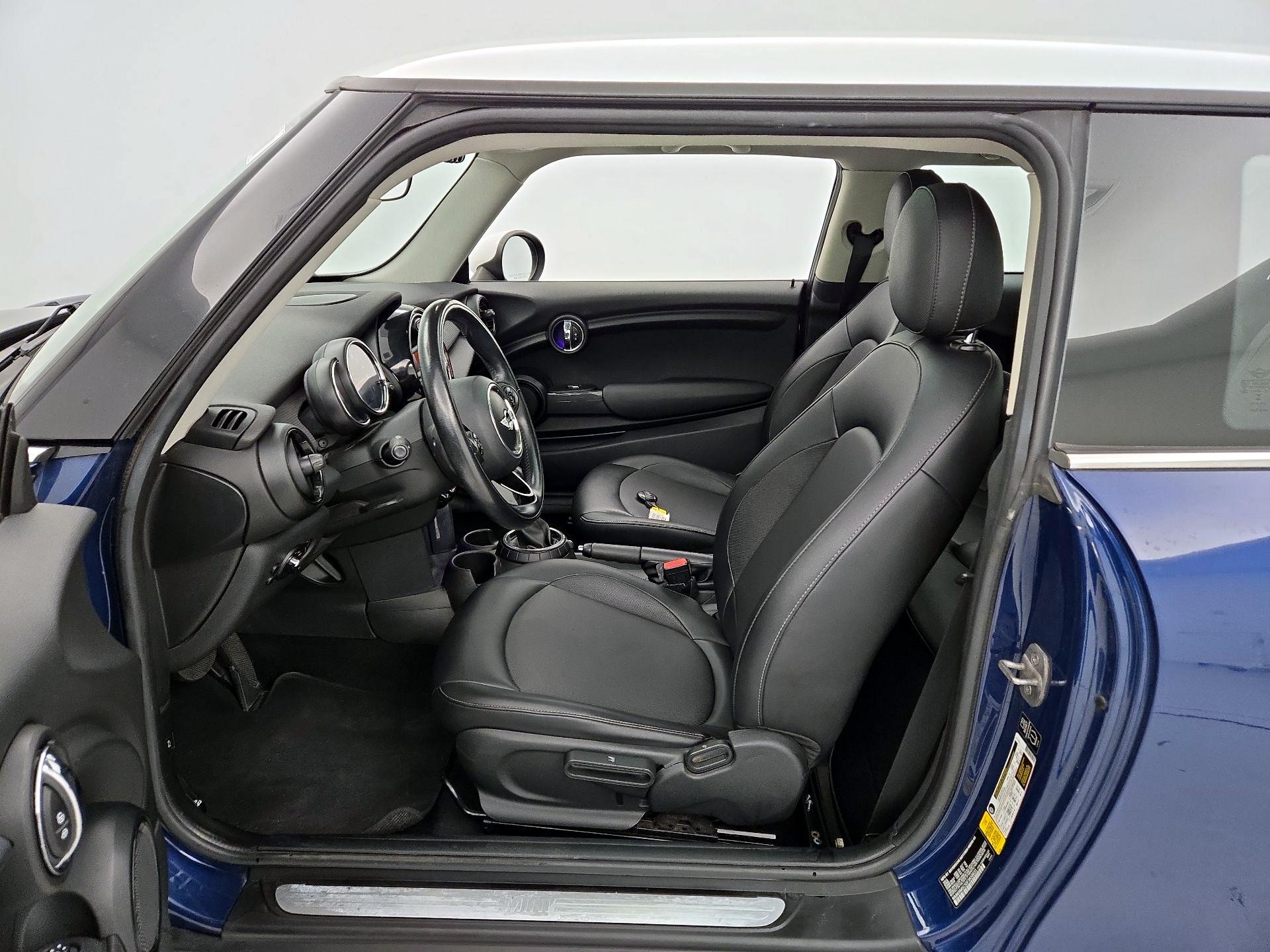 Thumbnail: 2015 MINI Cooper Hardtop - 11