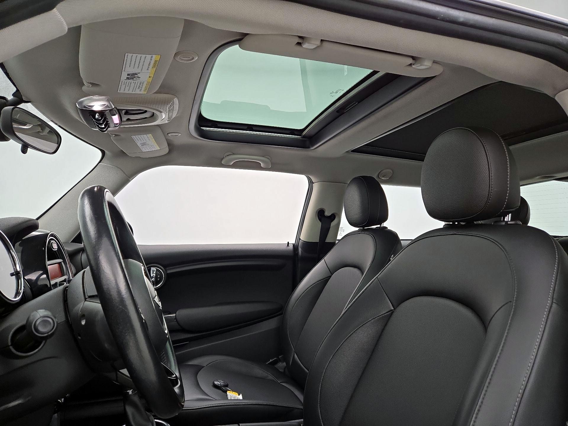 Thumbnail: 2015 MINI Cooper Hardtop - 18