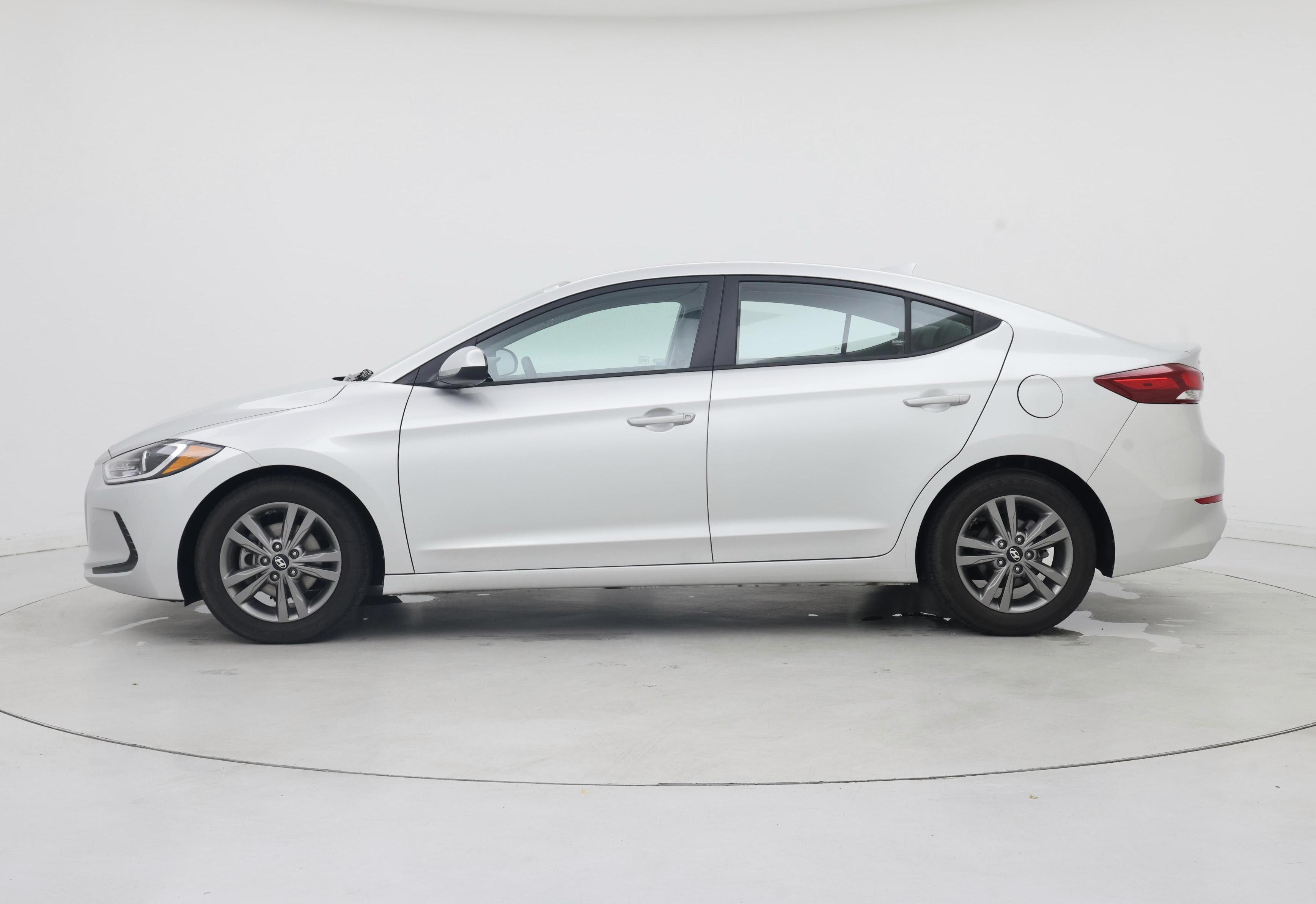 Thumbnail: 2018 Hyundai Elantra - 3