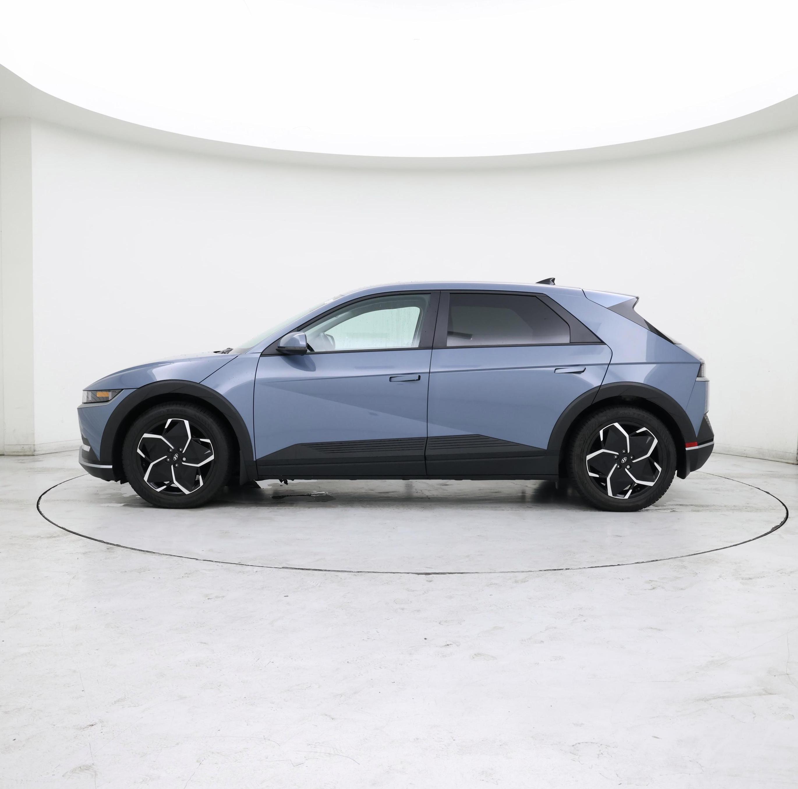 Thumbnail: 2023 Hyundai Ioniq 5 - 3