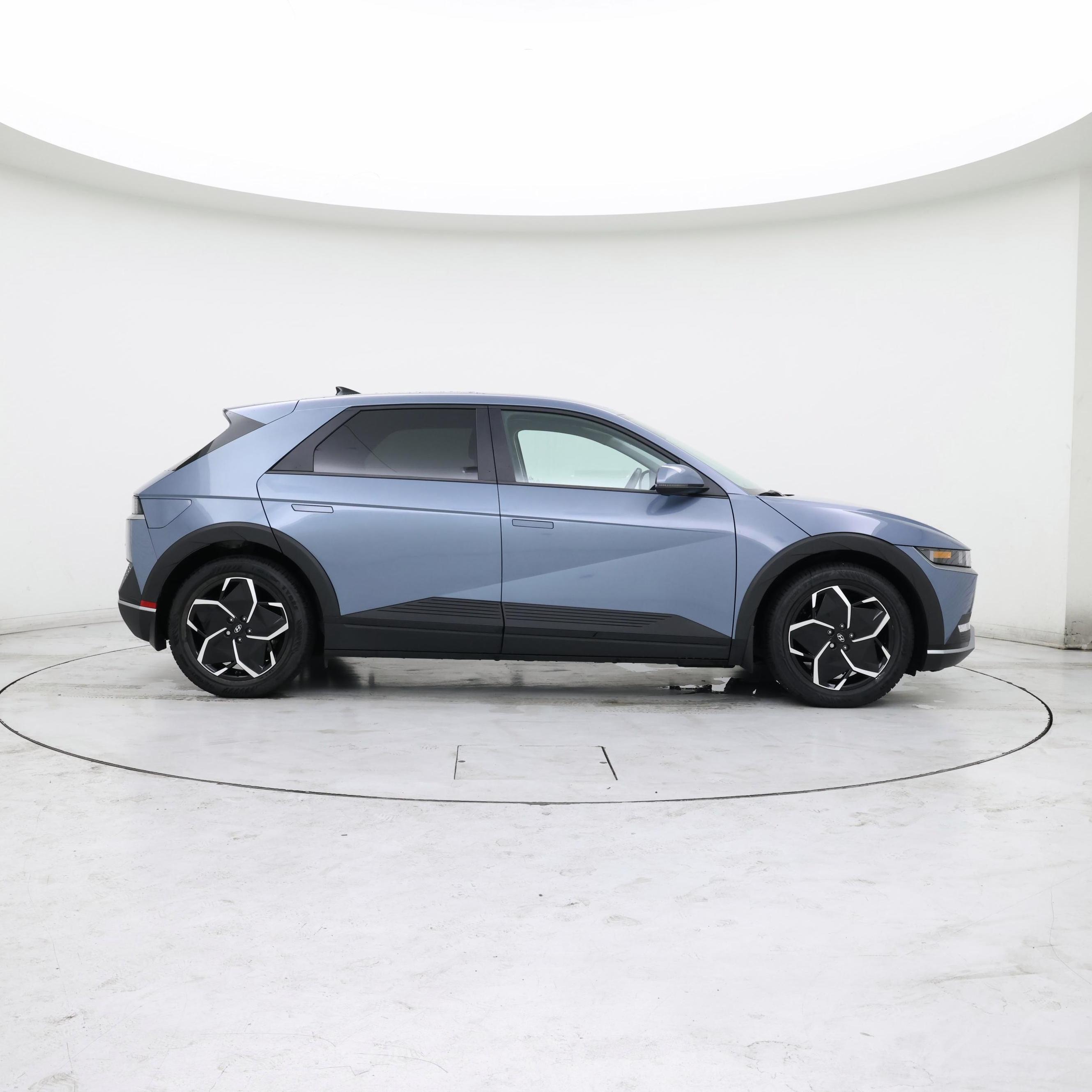 Thumbnail: 2023 Hyundai Ioniq 5 - 7
