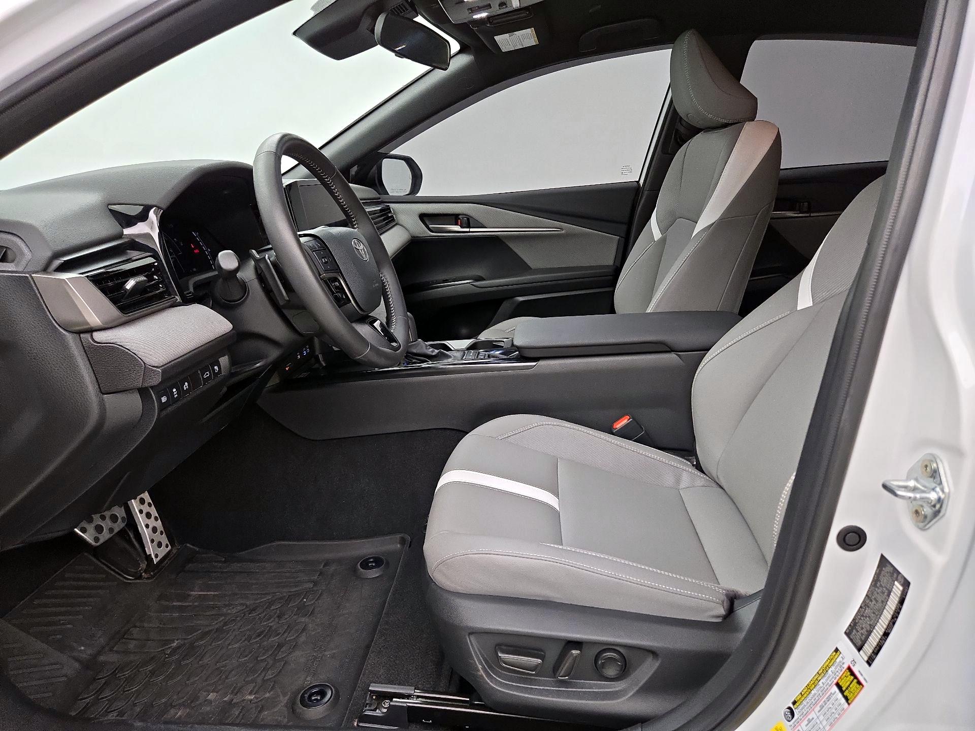 Thumbnail: 2025 Toyota Camry - 11