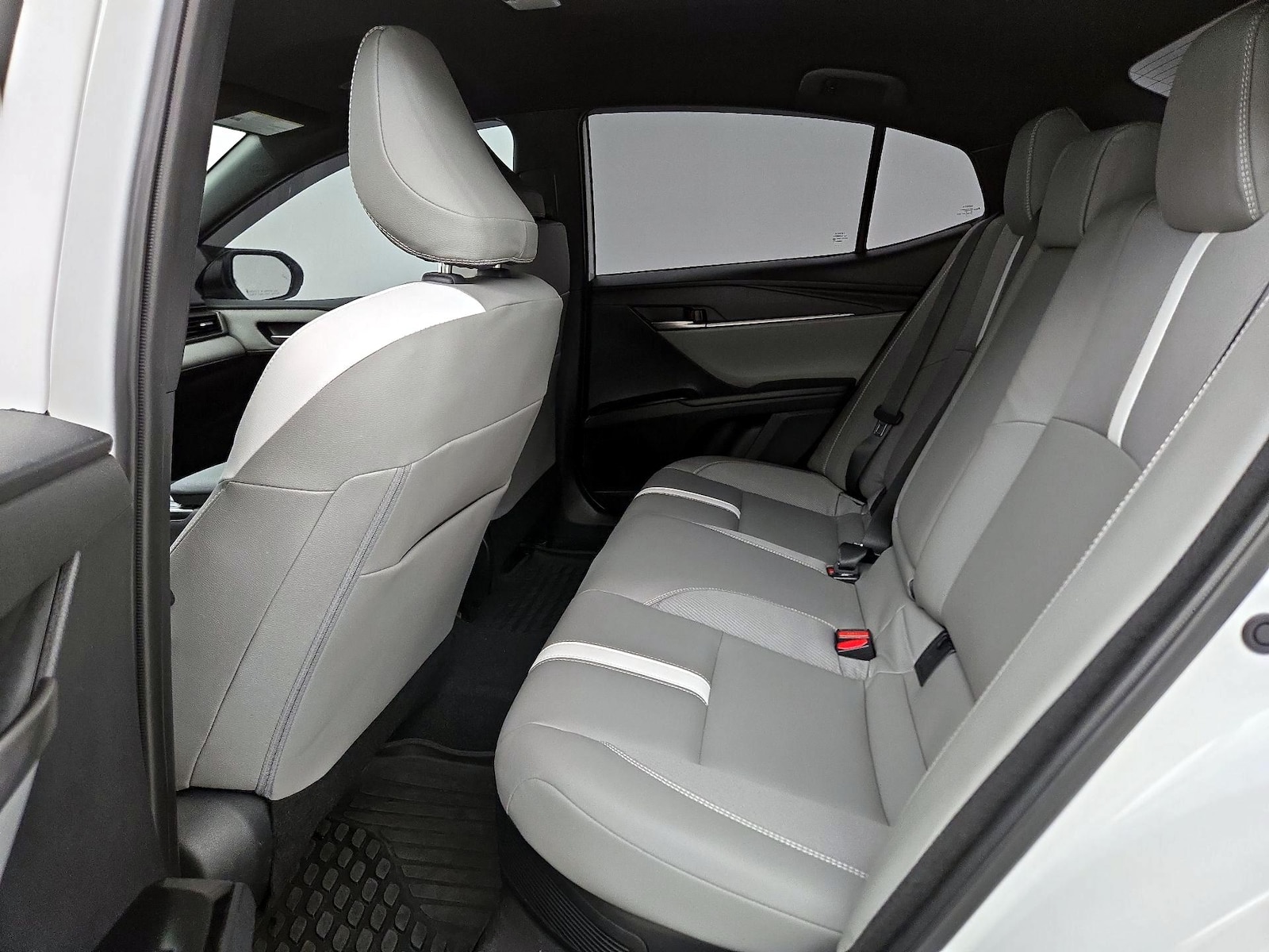2025 Toyota Camry SE - Photo 21