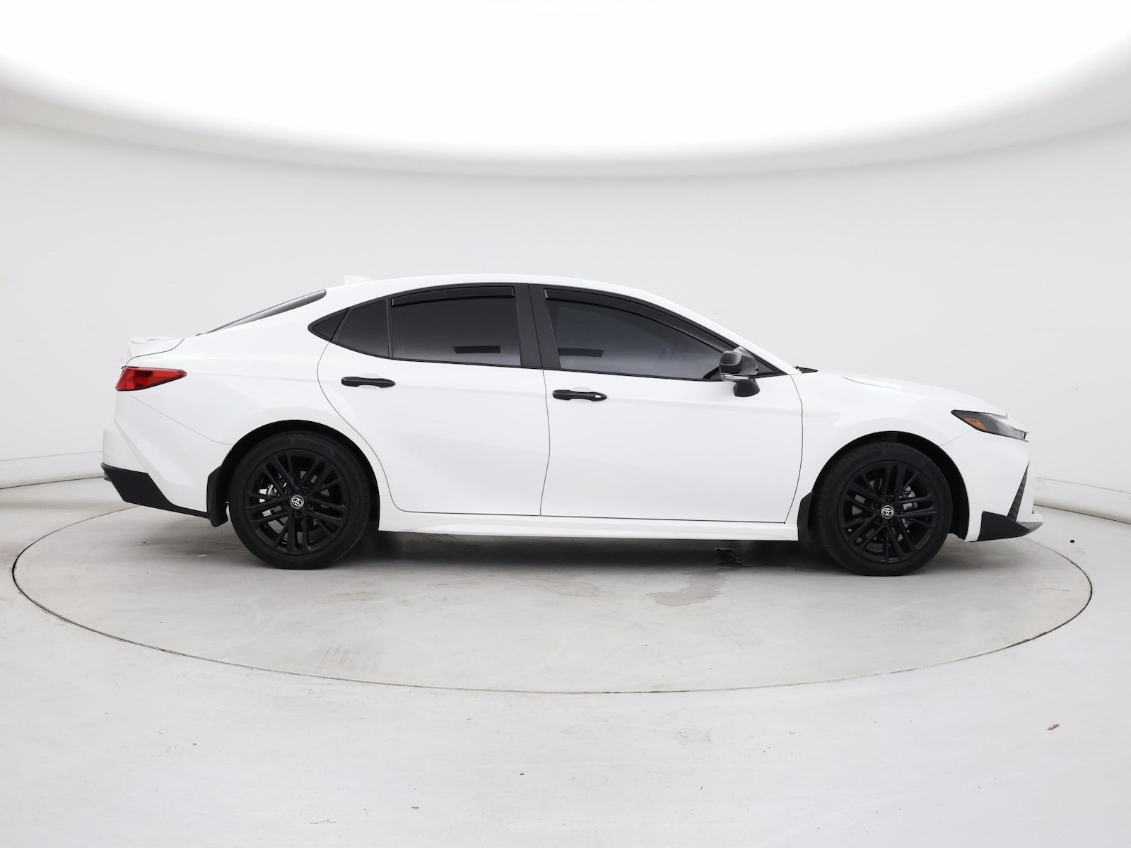 2025 Toyota Camry SE - Photo 8