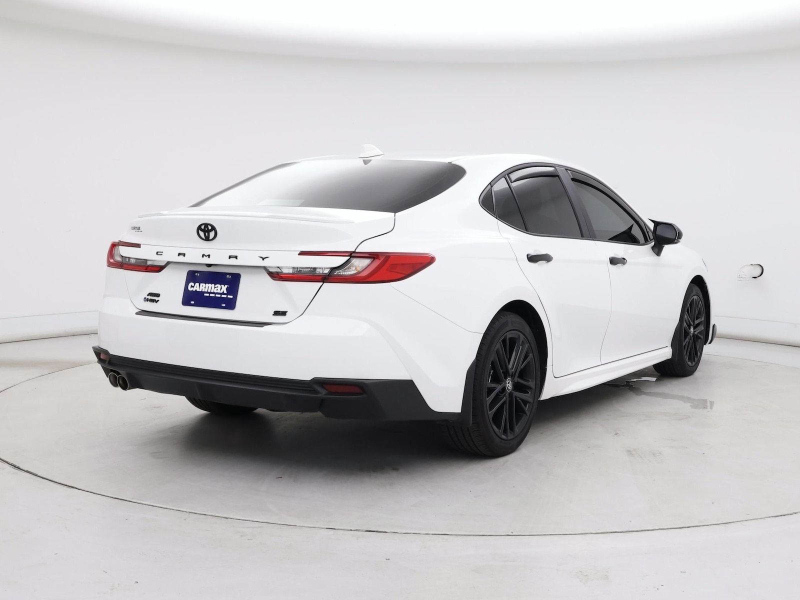 2025 Toyota Camry SE - Photo 9