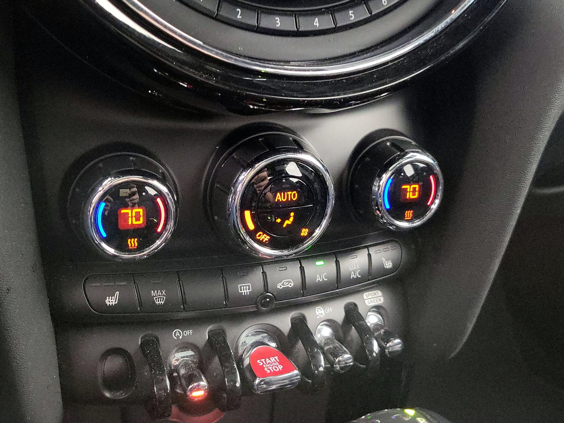Thumbnail: 2019 MINI Cooper Hardtop - 16