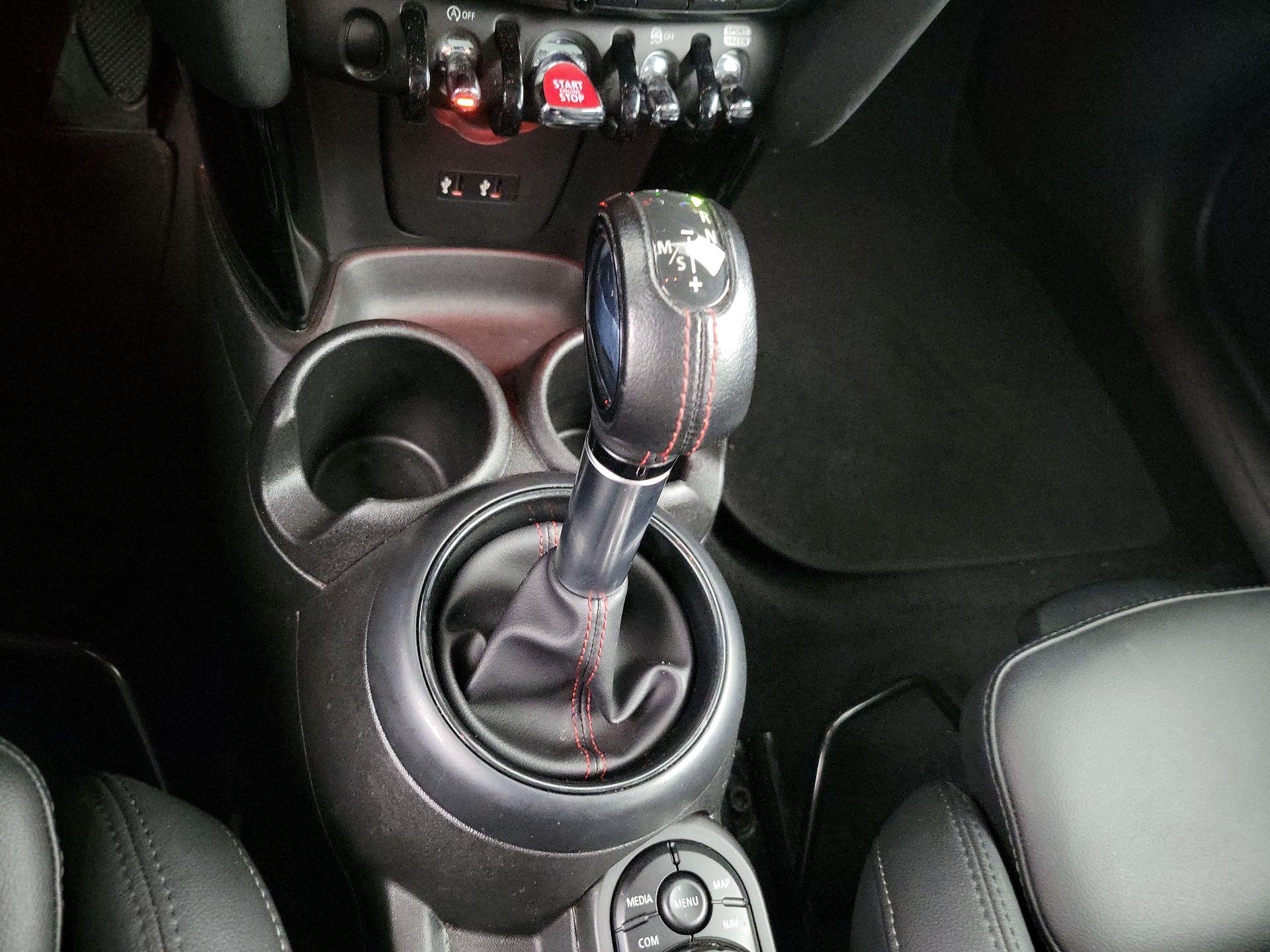 Thumbnail: 2019 MINI Cooper Hardtop - 17