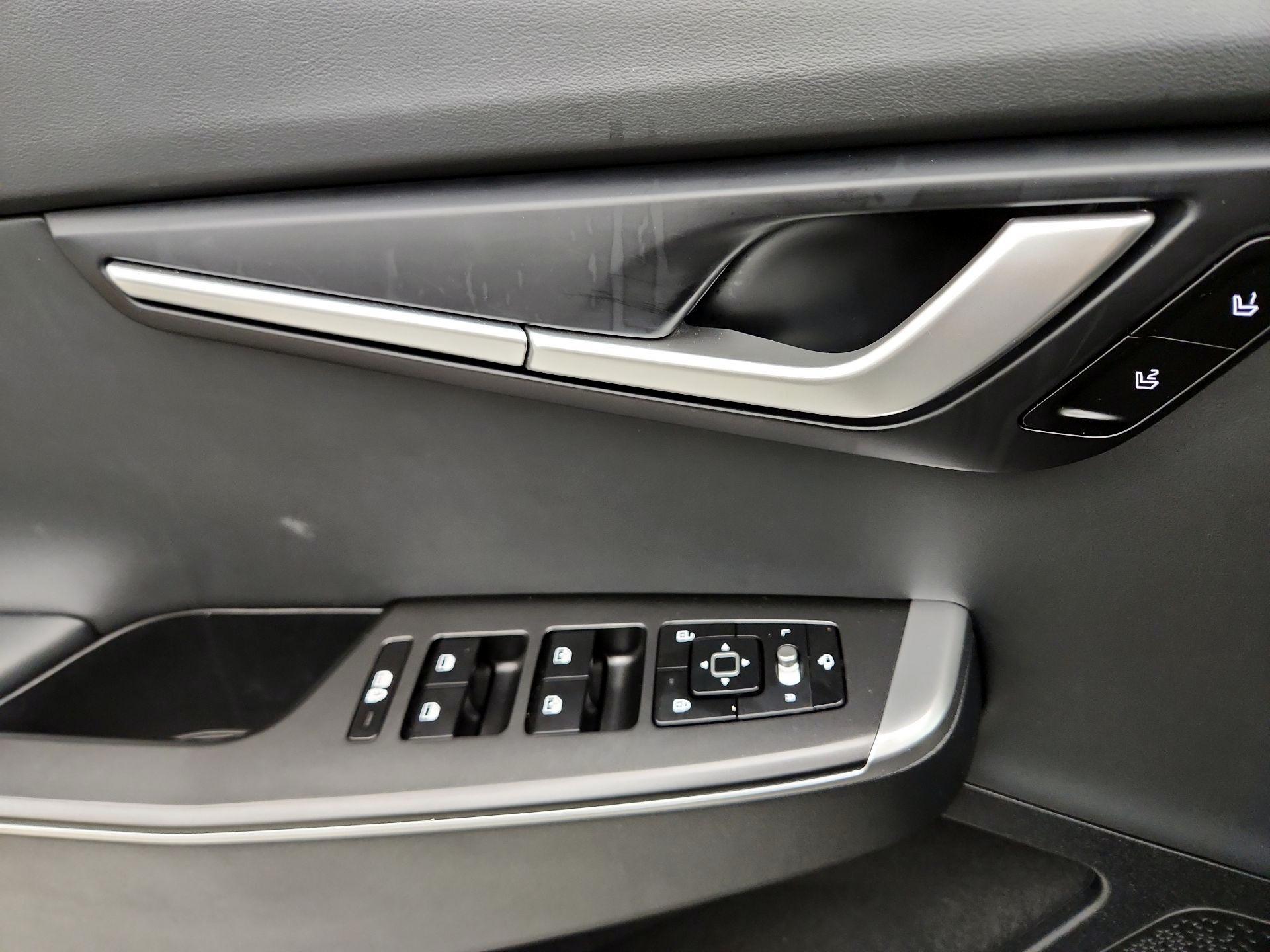 Thumbnail: 2024 Kia EV6 - 12