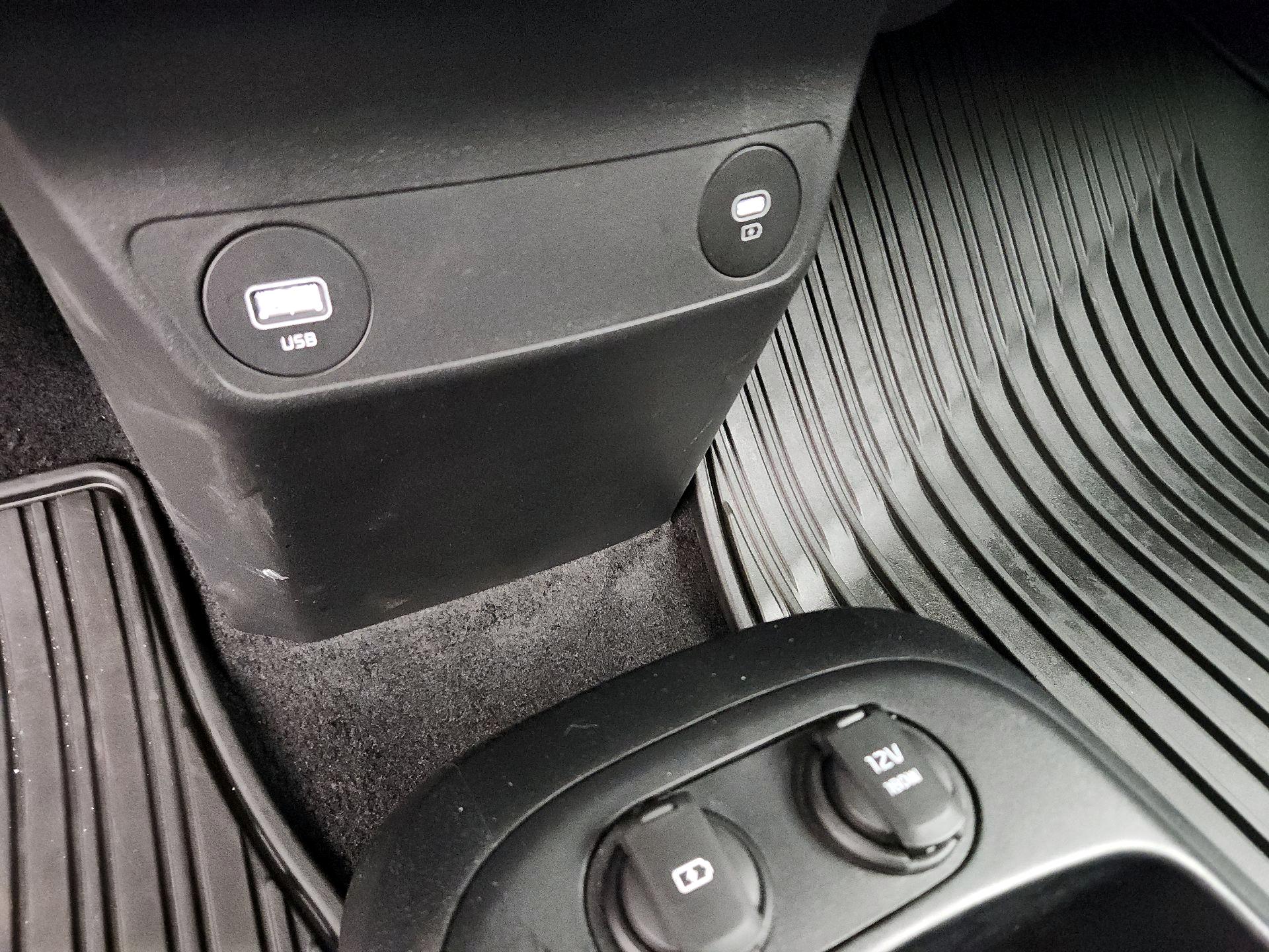 Thumbnail: 2024 Kia EV6 - 18