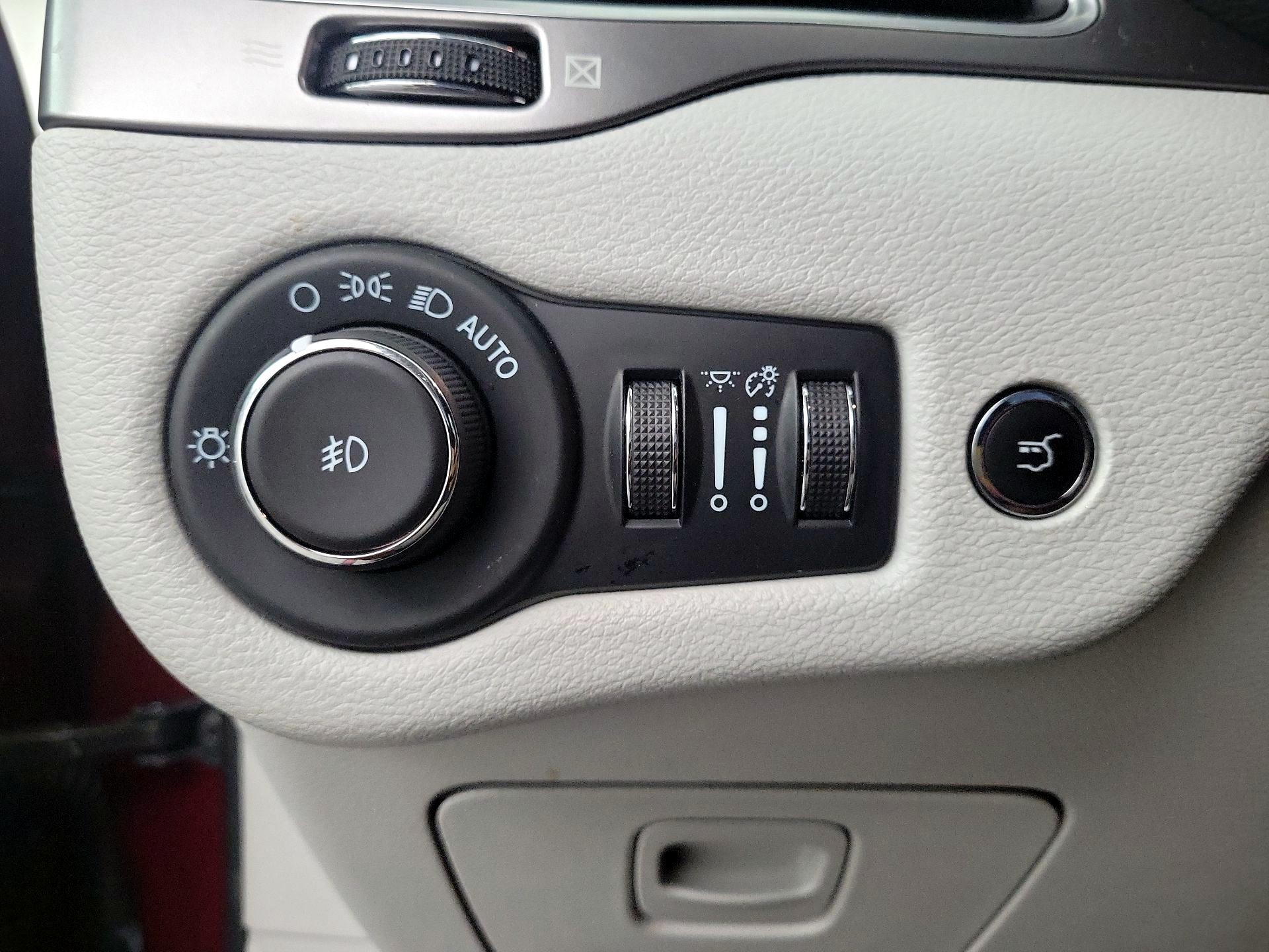 Thumbnail: 2021 Jeep Cherokee - 13