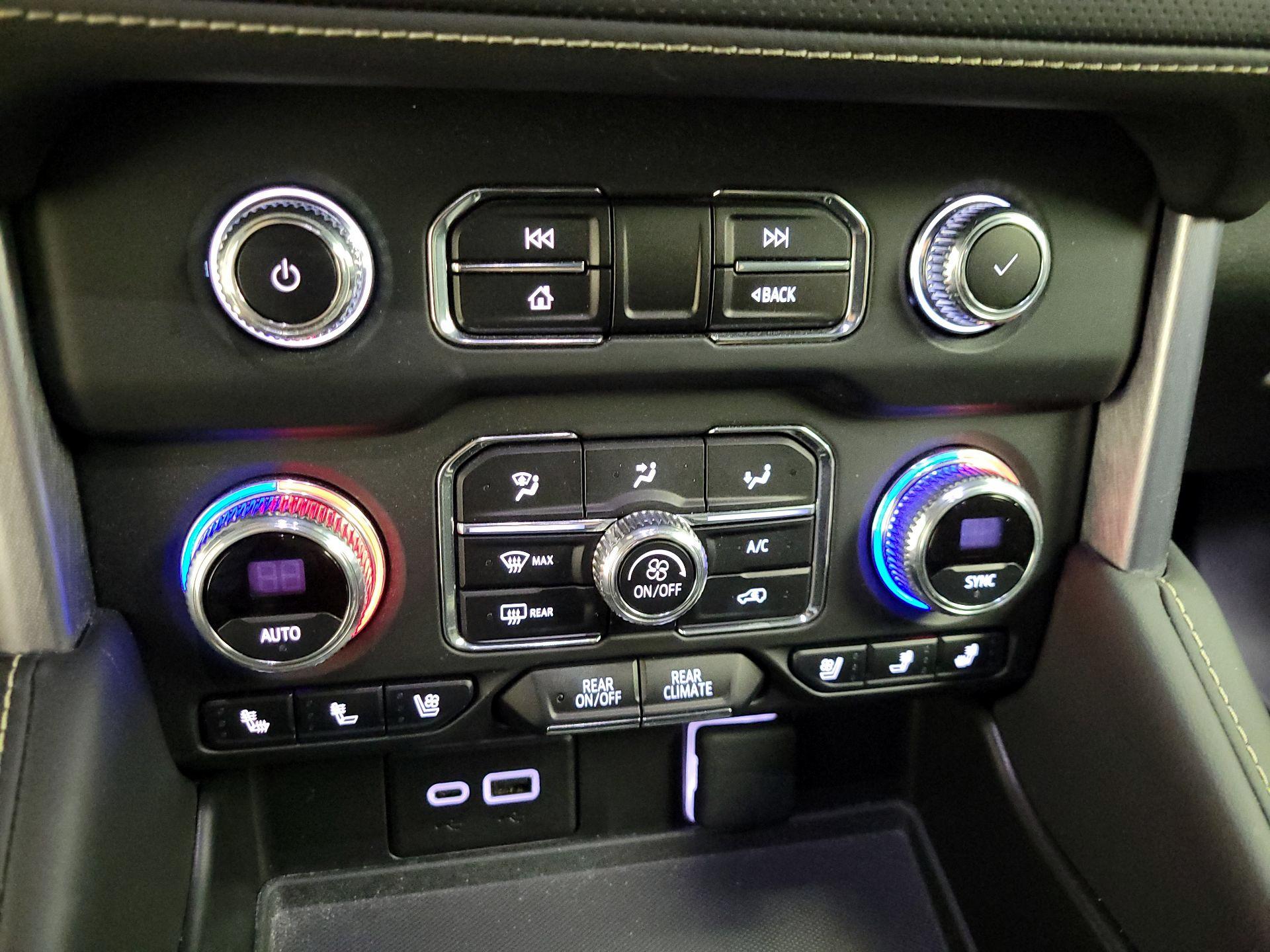 Thumbnail: 2024 GMC Yukon - 17