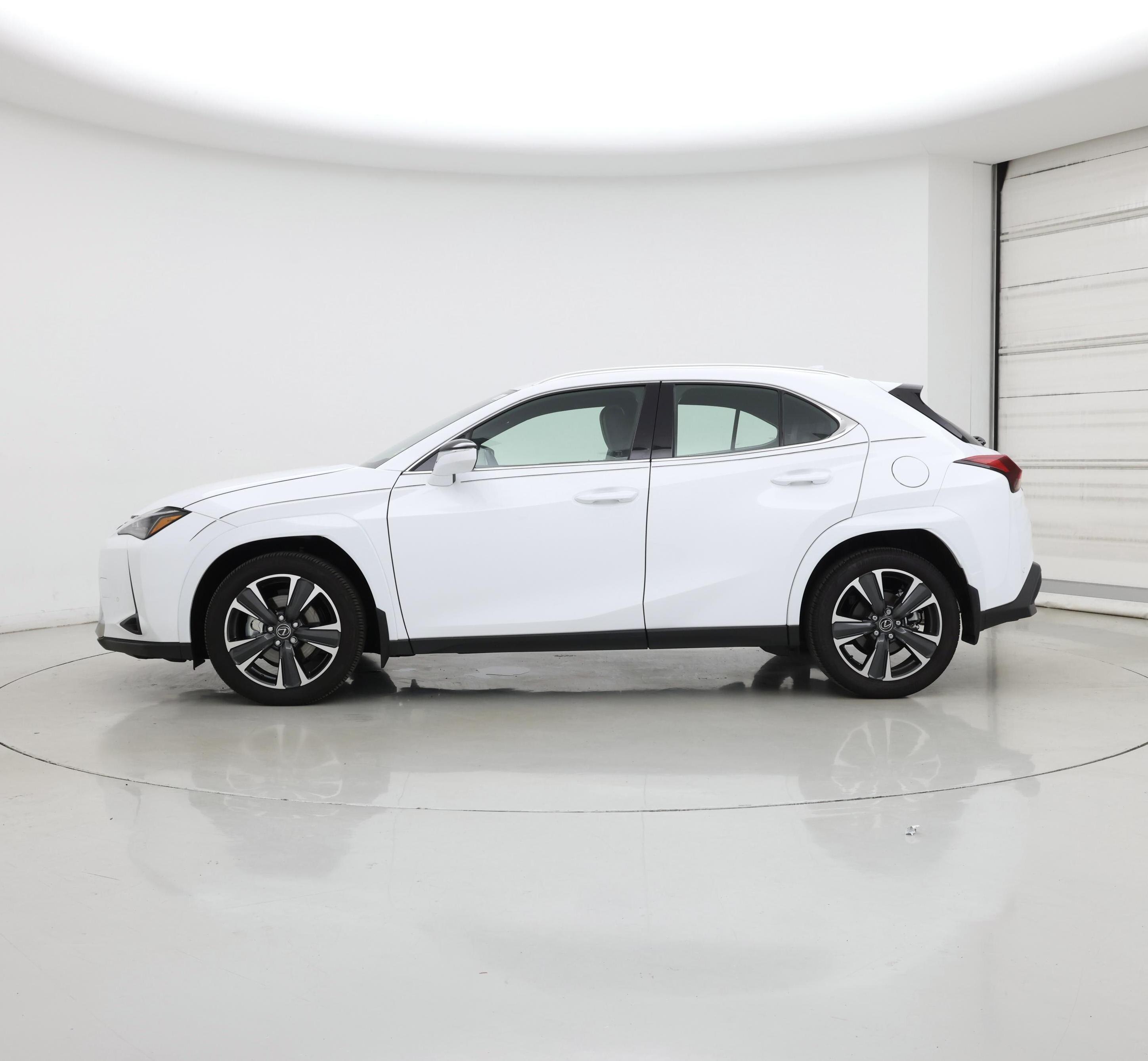 Thumbnail: 2026 Lexus UX - 3