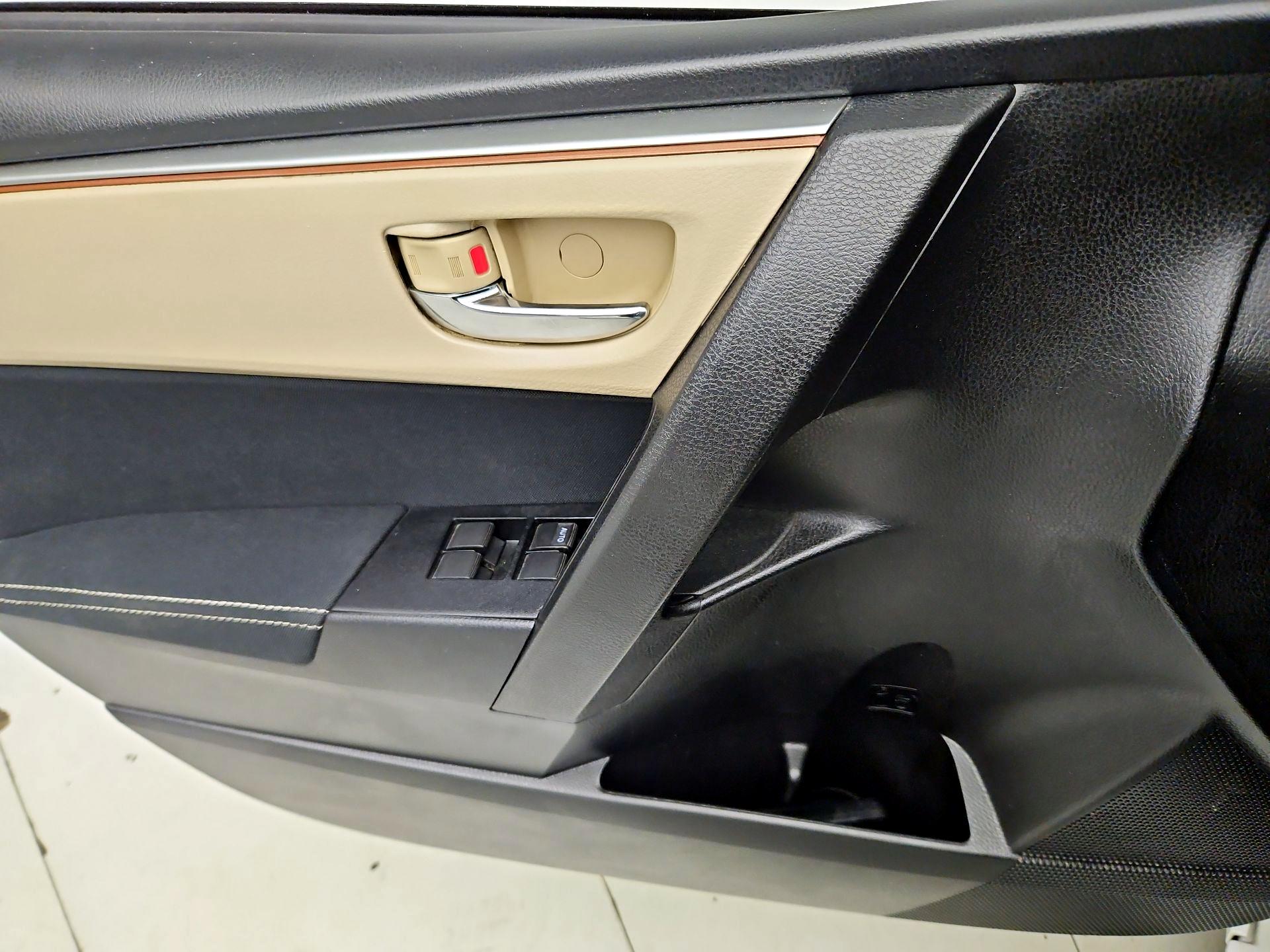 Thumbnail: 2014 Toyota Corolla - 12