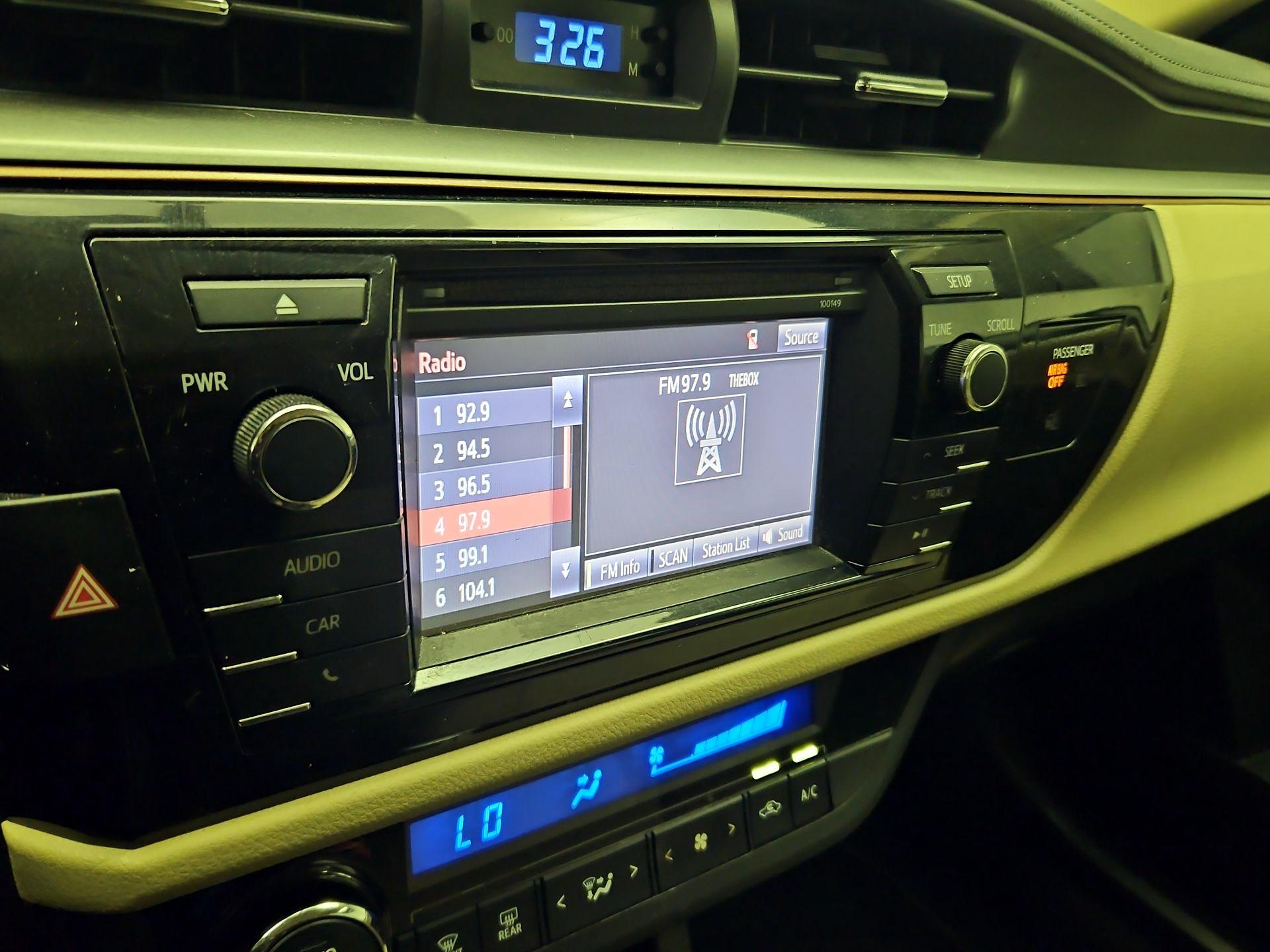 Thumbnail: 2014 Toyota Corolla - 15