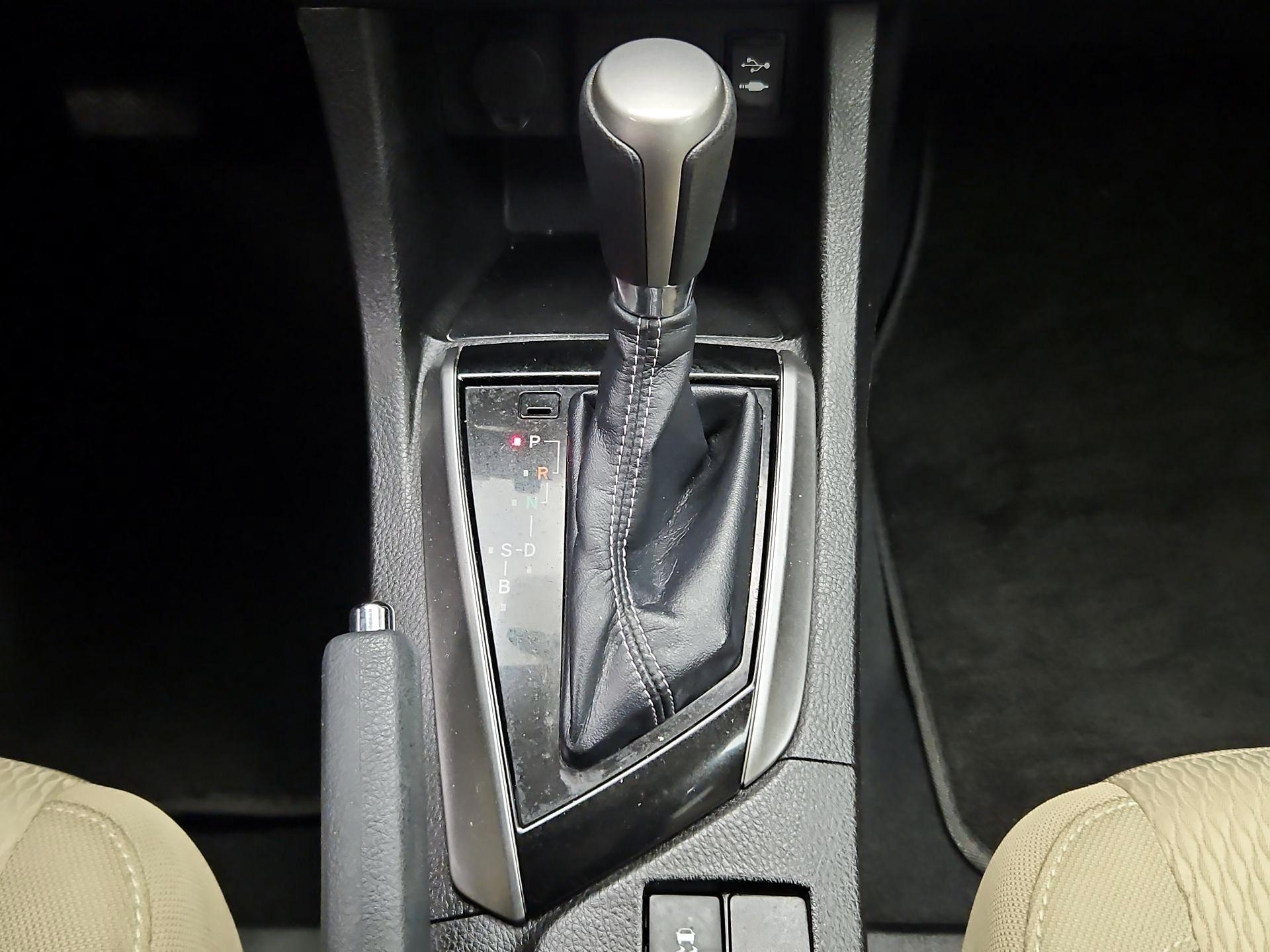 Thumbnail: 2014 Toyota Corolla - 17