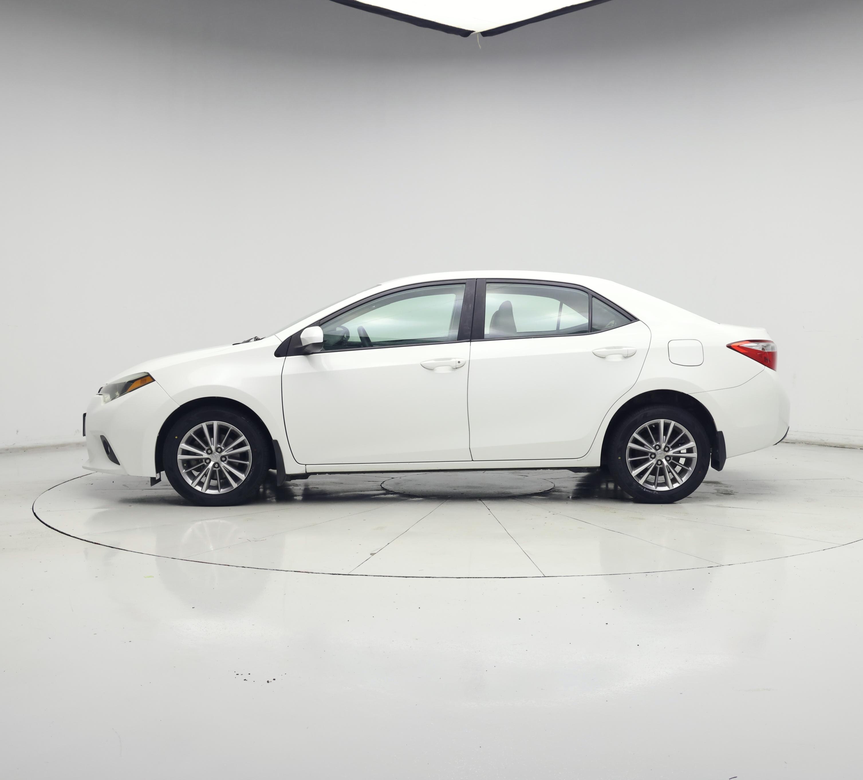 Thumbnail: 2014 Toyota Corolla - 3