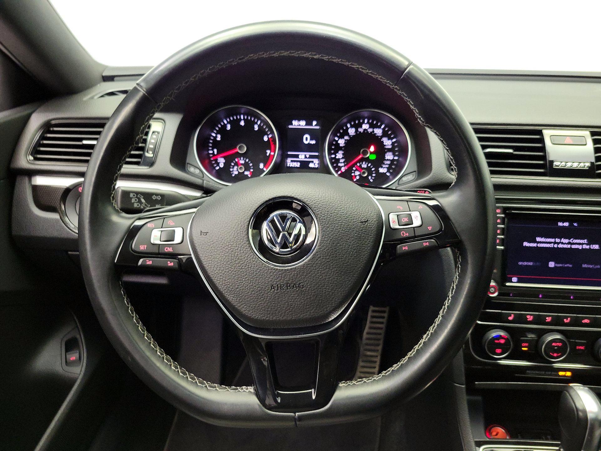 Thumbnail: 2018 Volkswagen Passat - 10