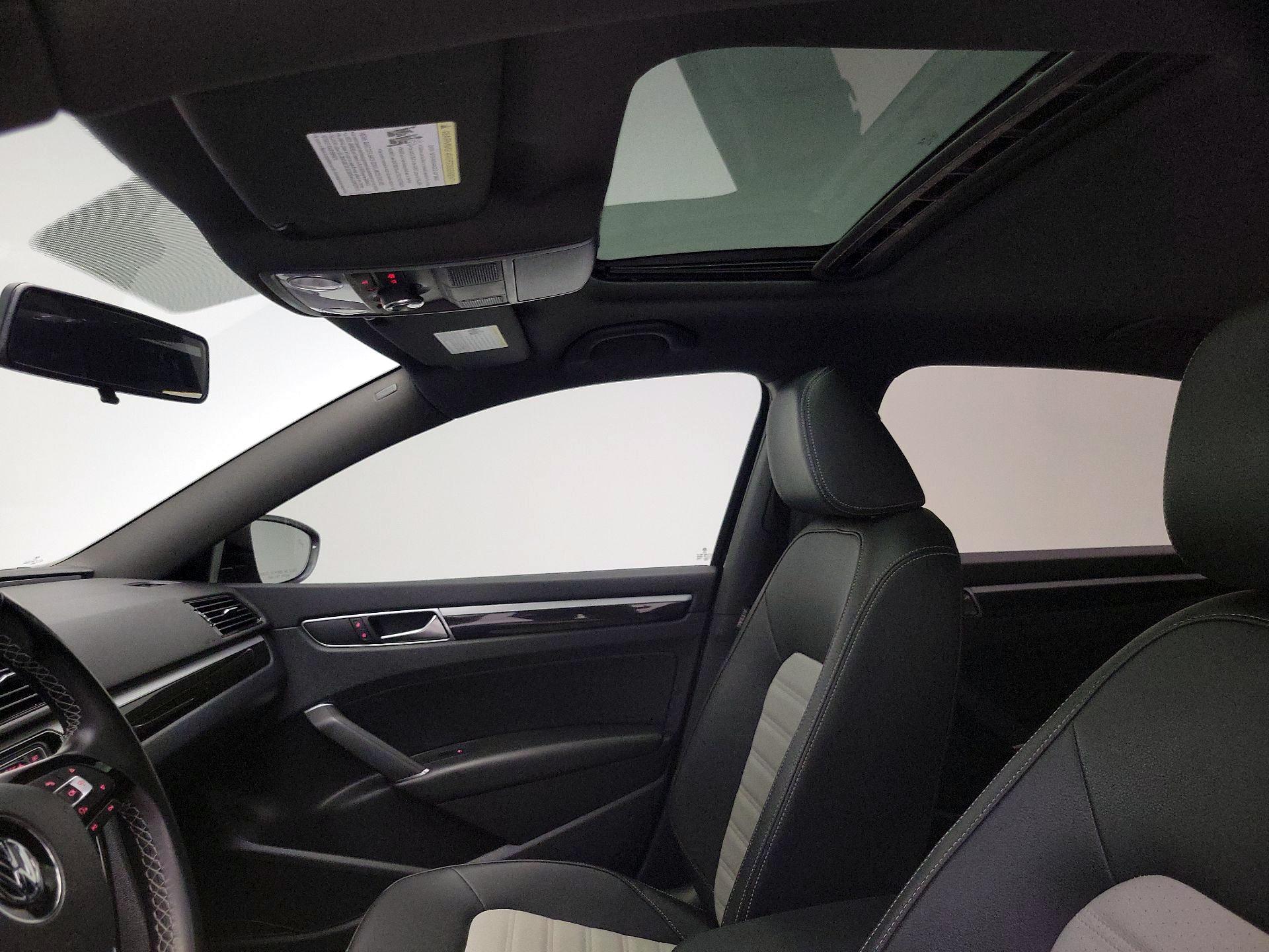 Thumbnail: 2018 Volkswagen Passat - 19
