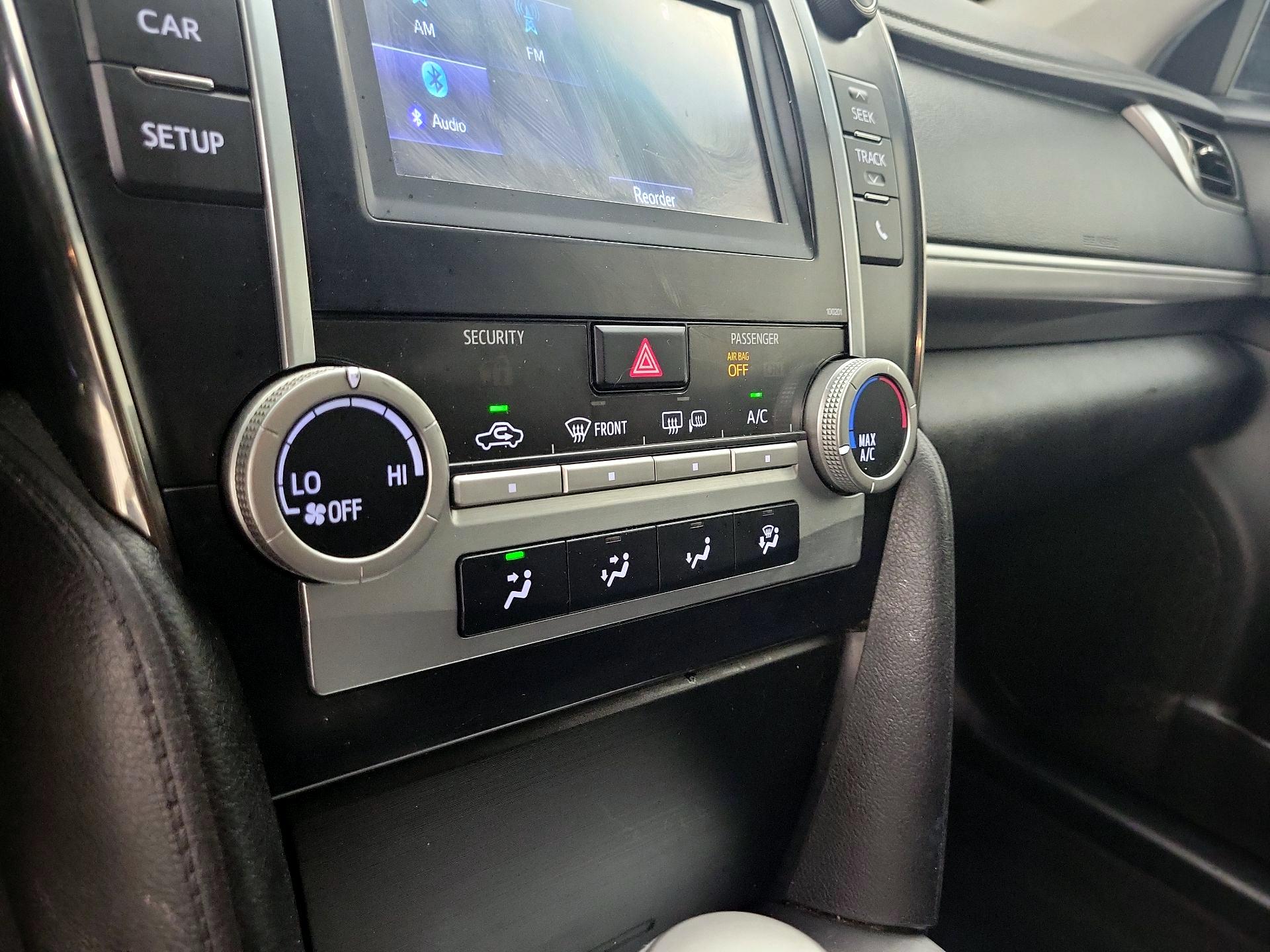 Thumbnail: 2014 Toyota Camry - 16