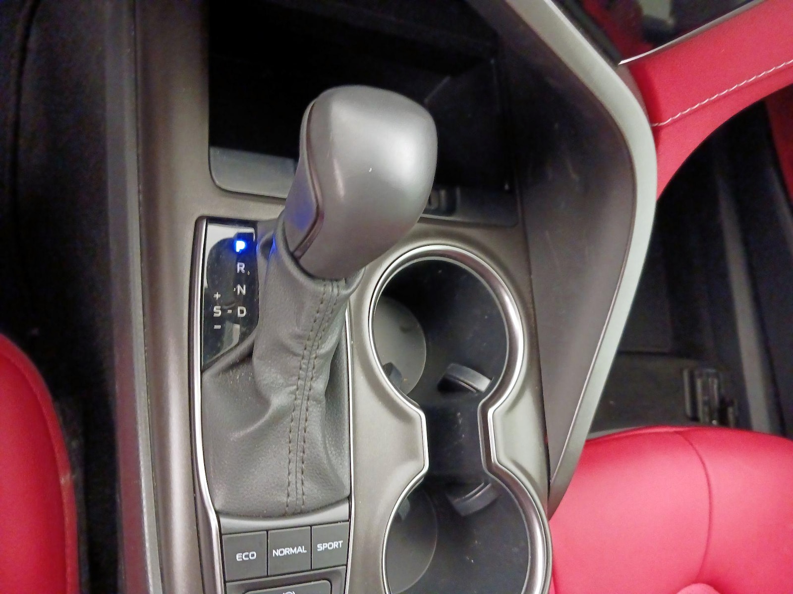 2023 Toyota Camry XSE - Photo 18