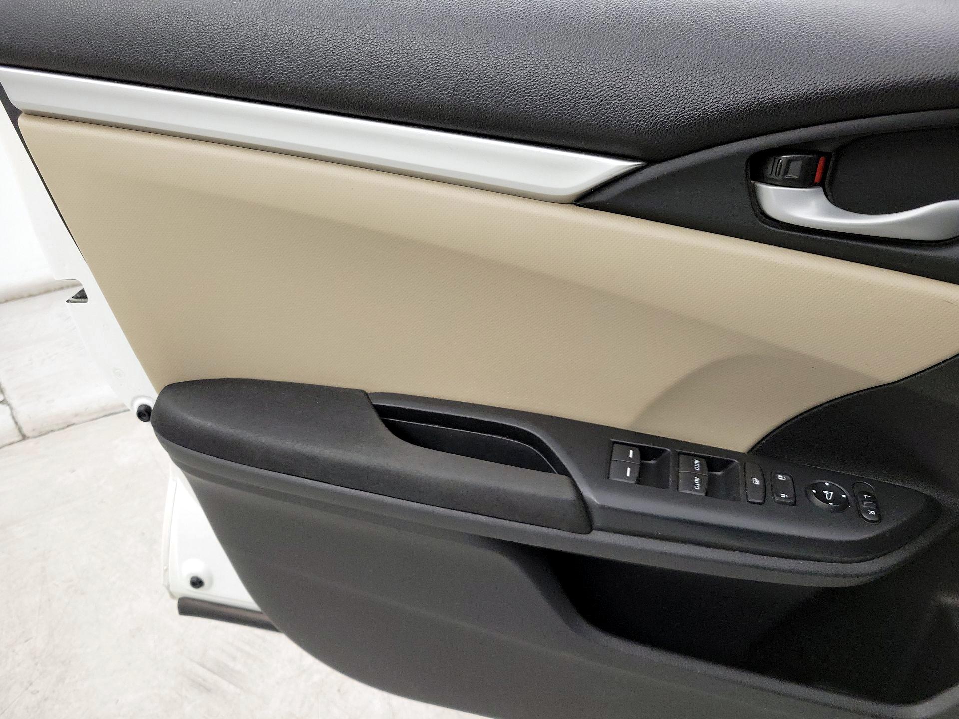 Thumbnail: 2016 Honda Civic - 12