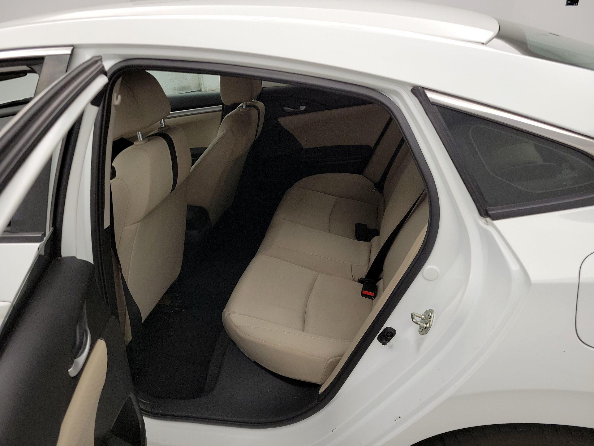 Thumbnail: 2016 Honda Civic - 18