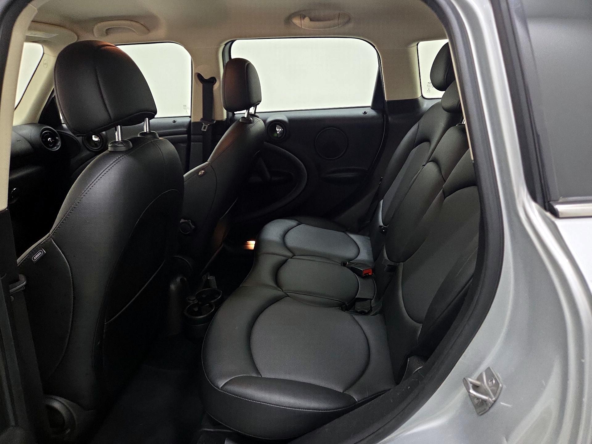 Thumbnail: 2016 MINI Cooper Countryman - 16