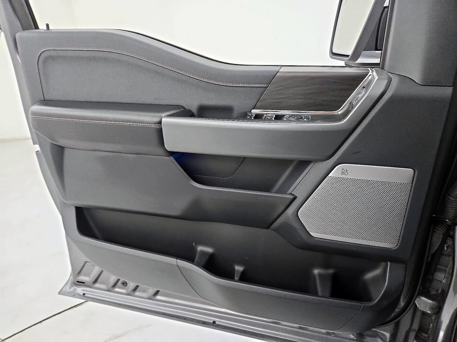 2024 Ford F-150 Lariat - Photo 11