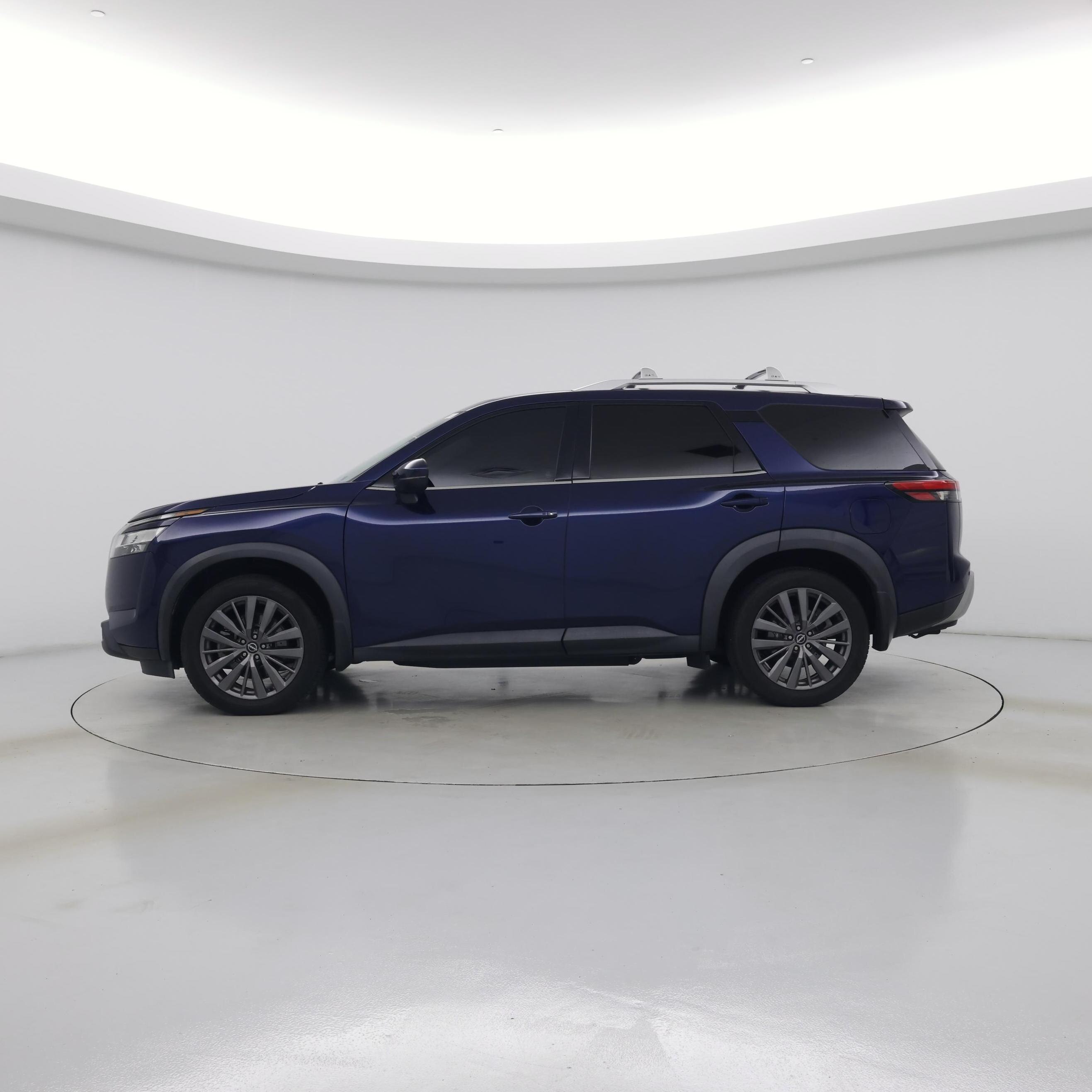 Thumbnail: 2022 Nissan Pathfinder - 3