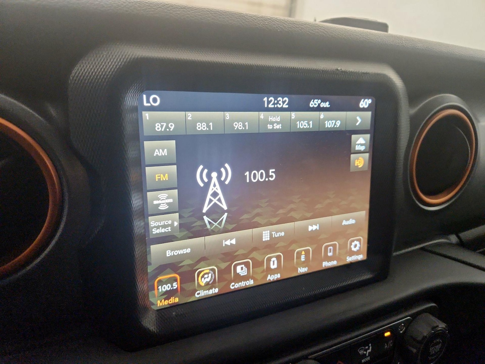 2021 Jeep Gladiator Mojave - Photo 16
