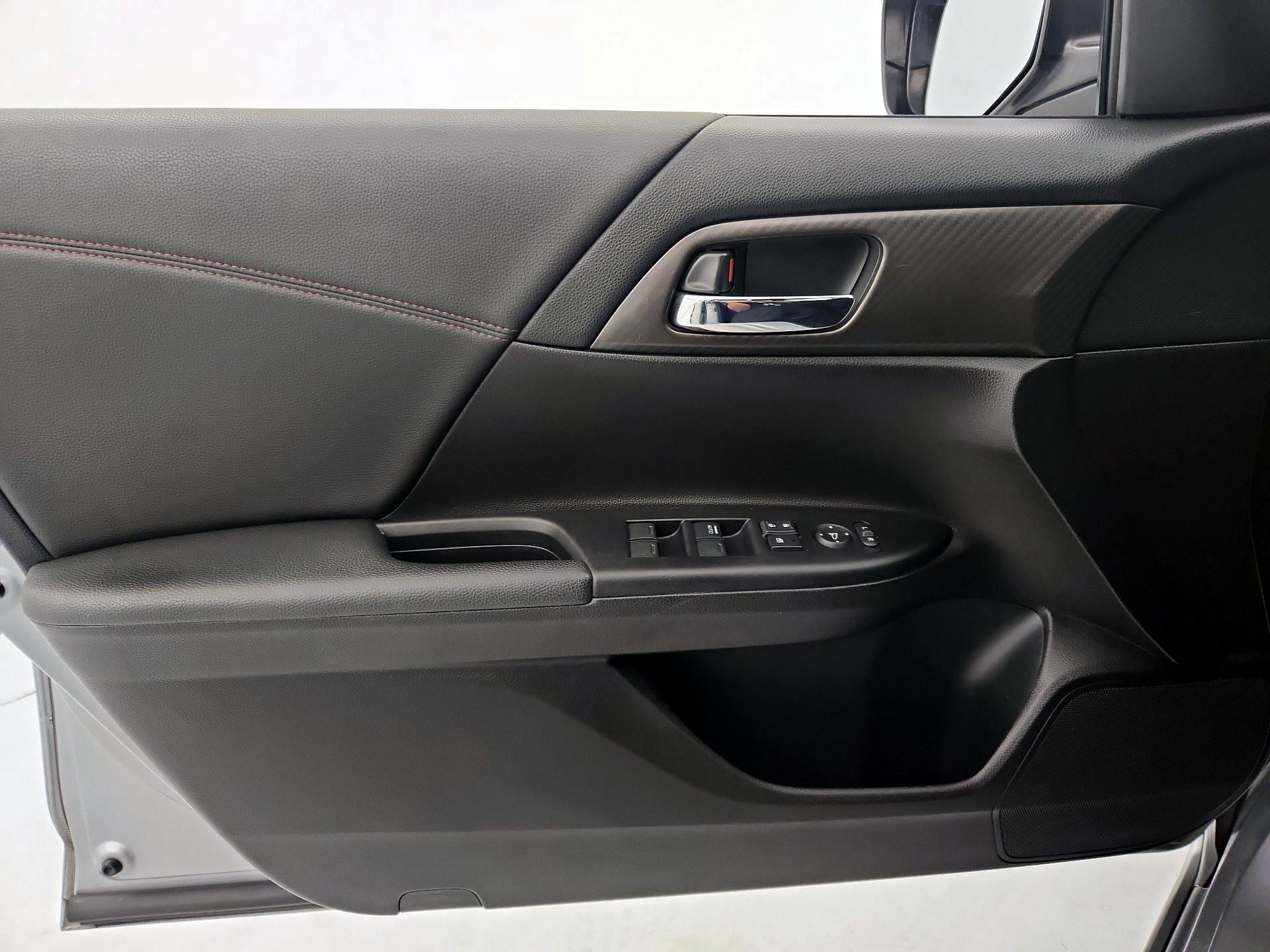 Thumbnail: 2017 Honda Accord - 12
