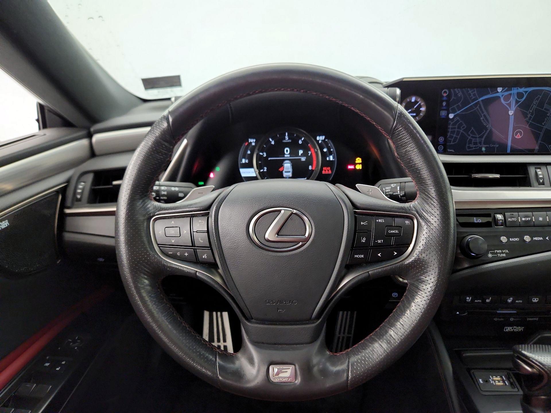 Thumbnail: 2019 Lexus ES - 10