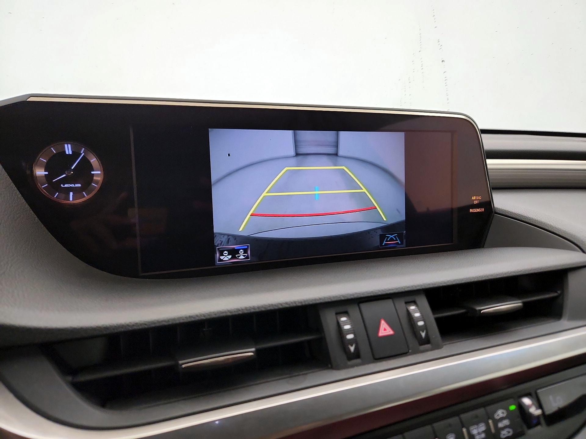 Thumbnail: 2019 Lexus ES - 15