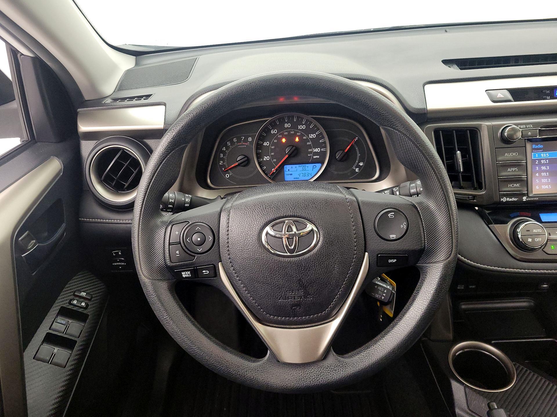 Thumbnail: 2015 Toyota RAV4 - 10