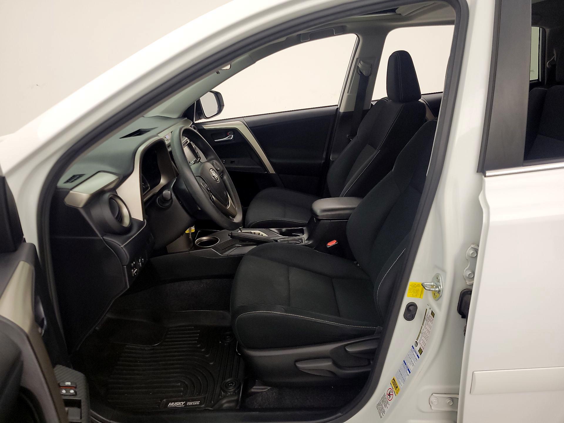 Thumbnail: 2015 Toyota RAV4 - 11