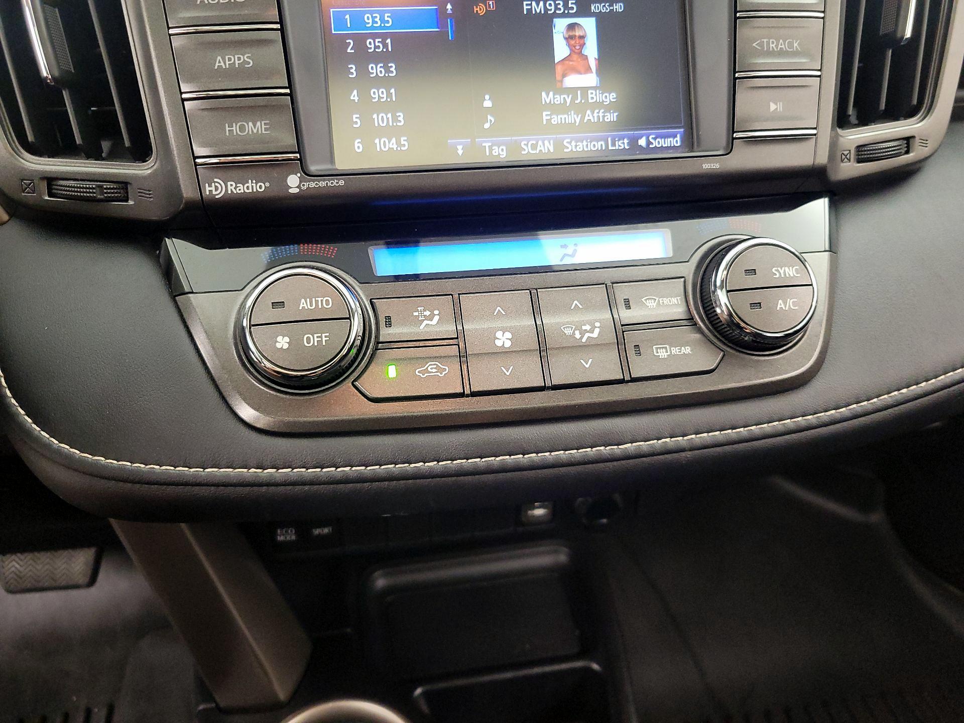 Thumbnail: 2015 Toyota RAV4 - 16