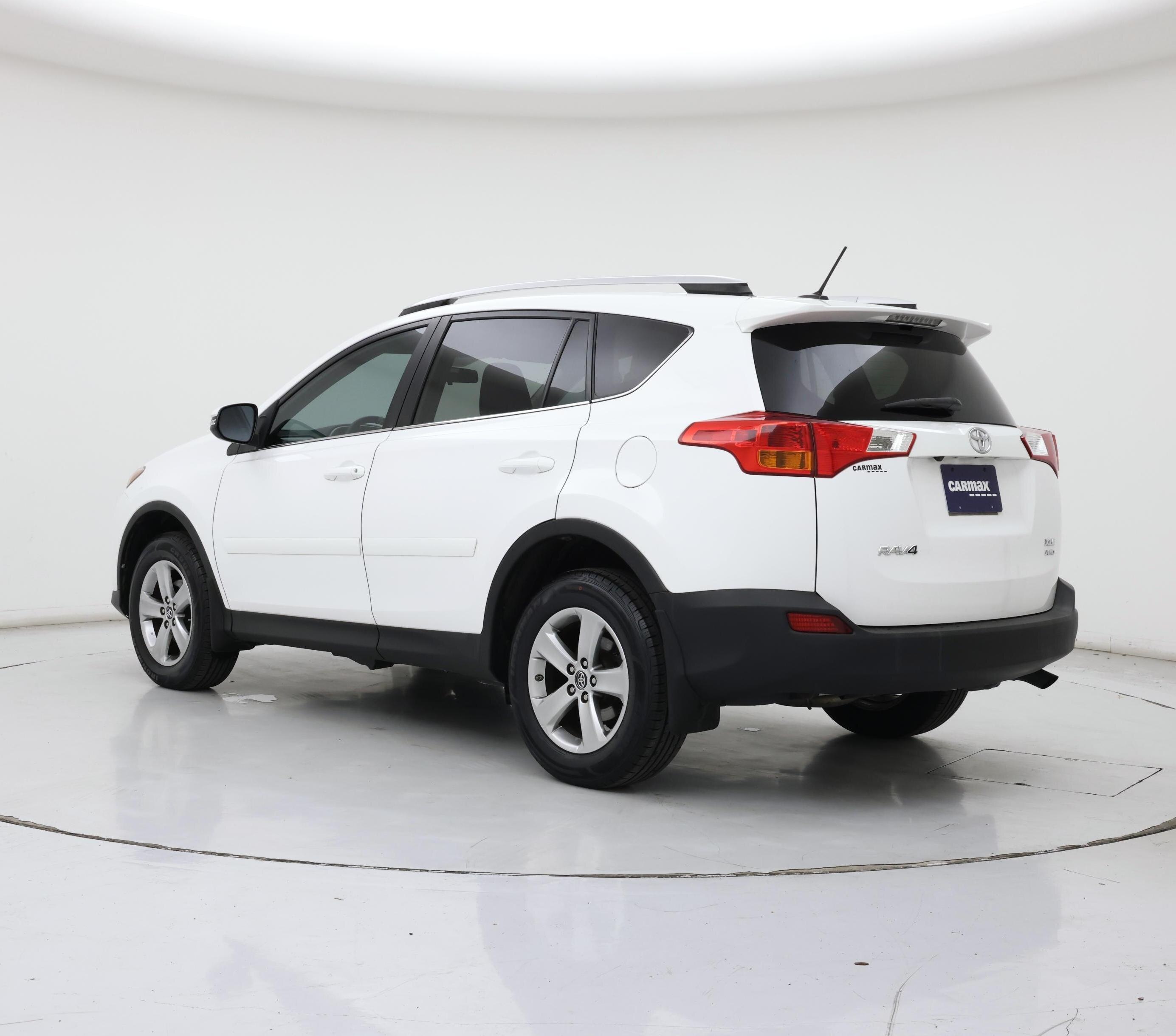 Thumbnail: 2015 Toyota RAV4 - 2