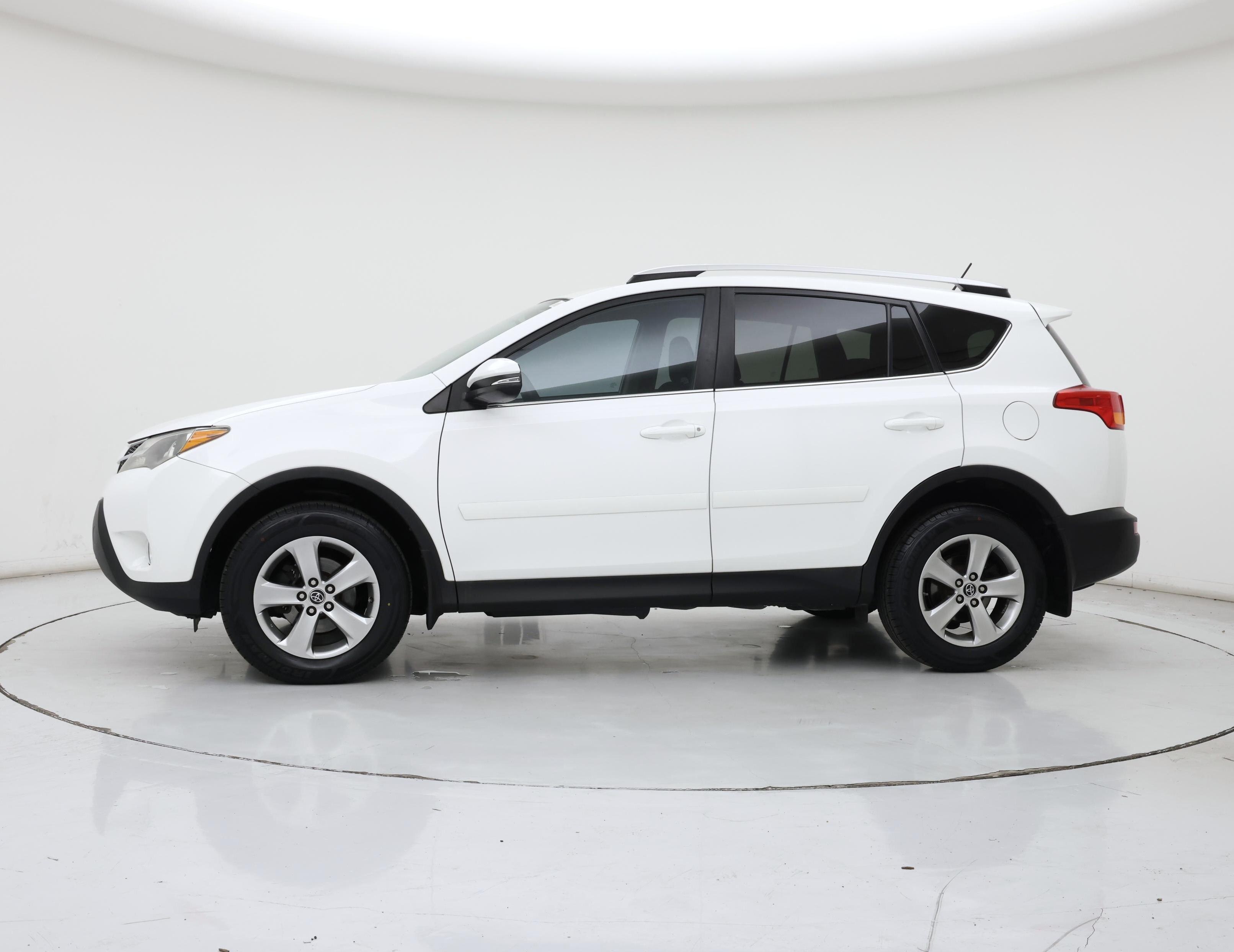 Thumbnail: 2015 Toyota RAV4 - 3
