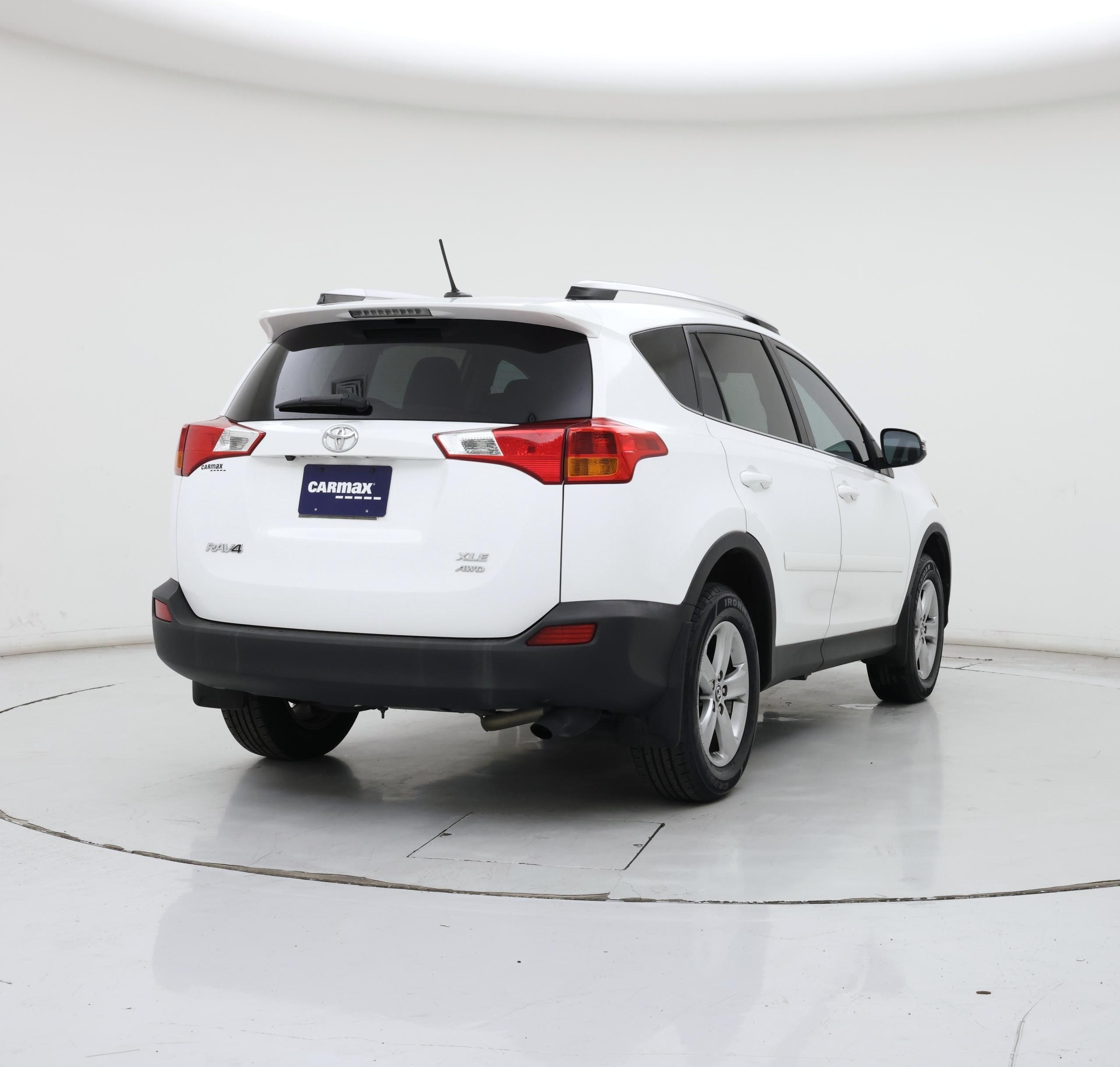 Thumbnail: 2015 Toyota RAV4 - 8