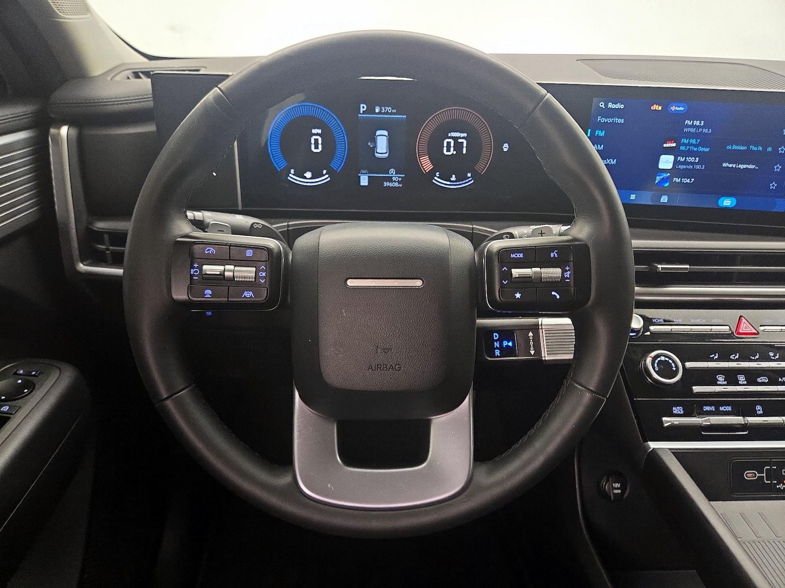 2025 Hyundai Santa Fe SE - Photo 11