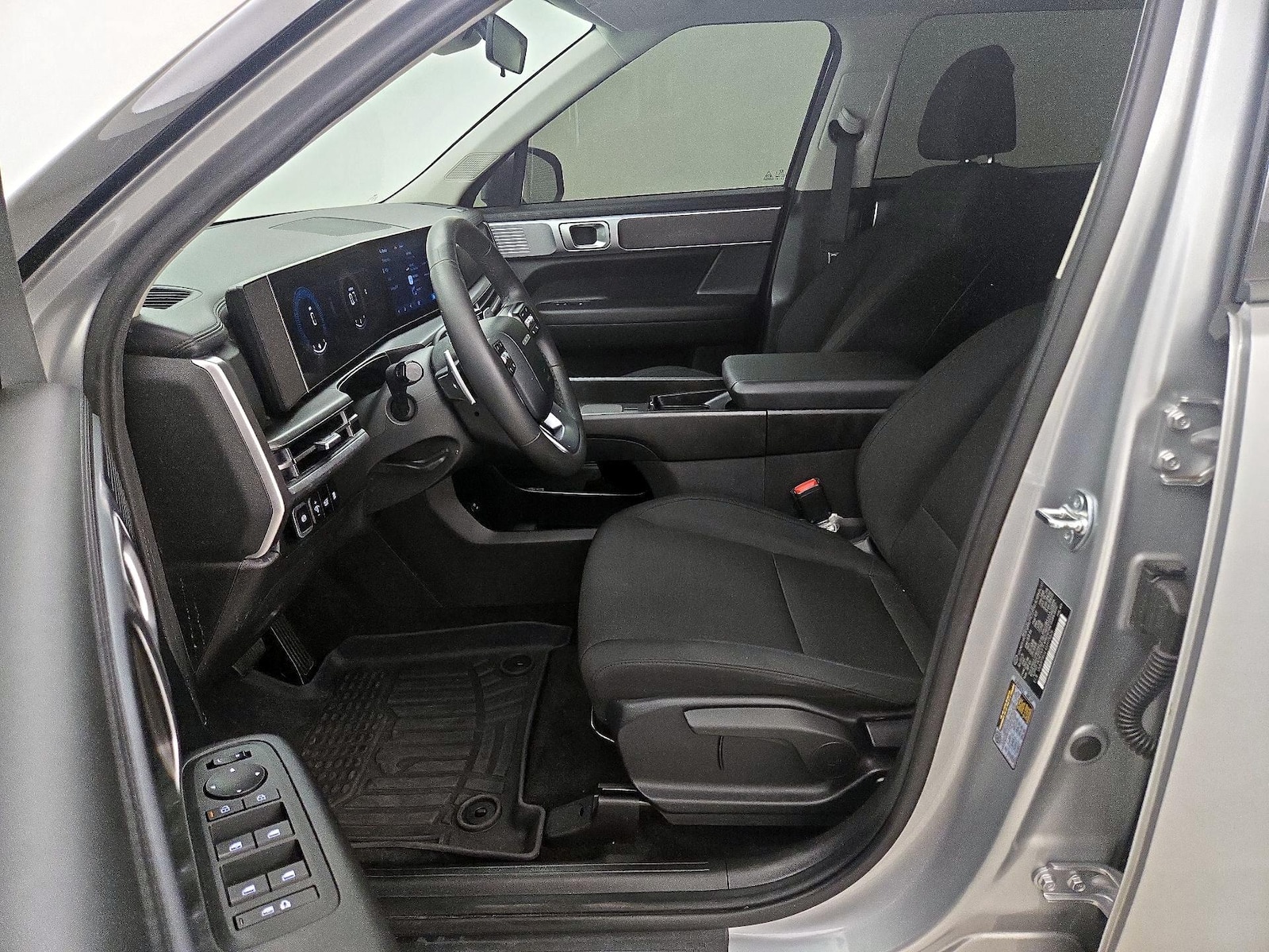 2025 Hyundai Santa Fe SE - Photo 12