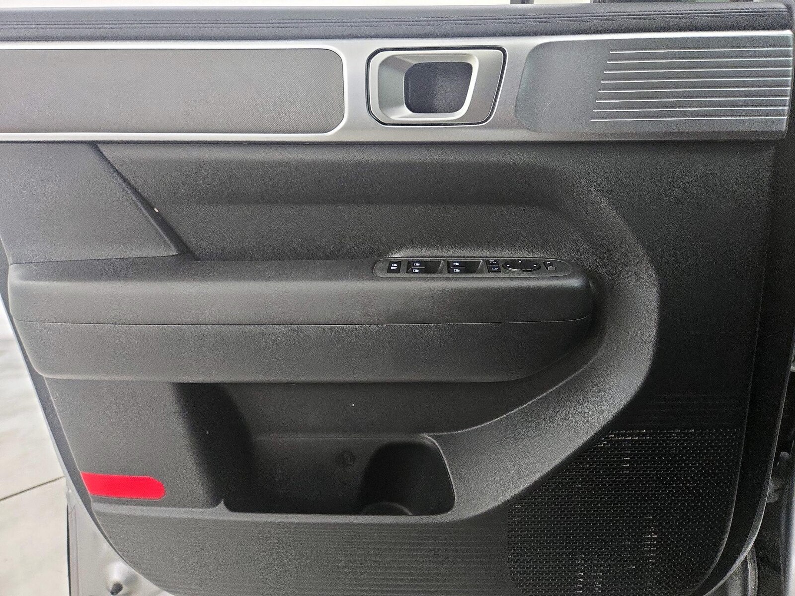 2025 Hyundai Santa Fe SE - Photo 13
