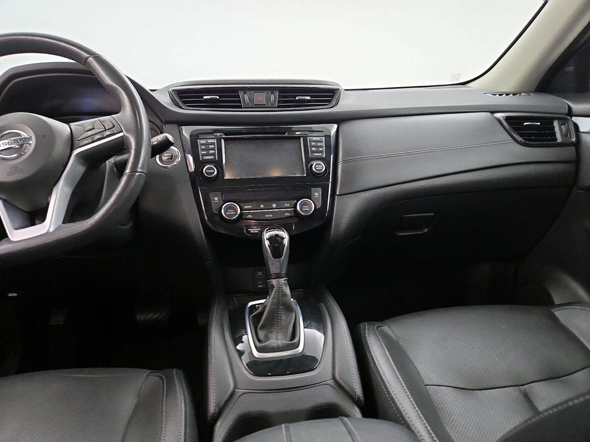 Thumbnail: 2017 Nissan Rogue - 9