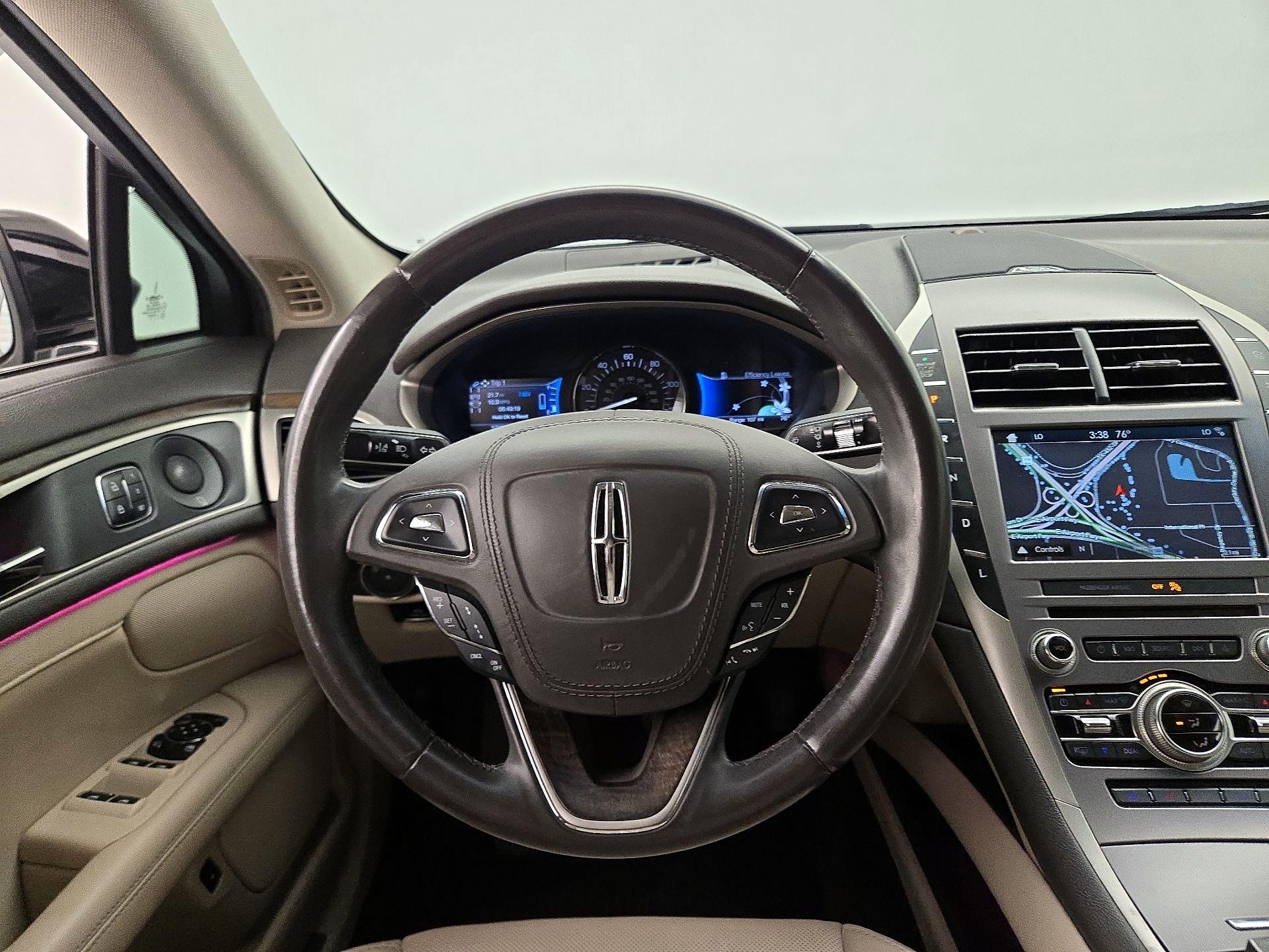 Thumbnail: 2017 Lincoln MKZ - 10