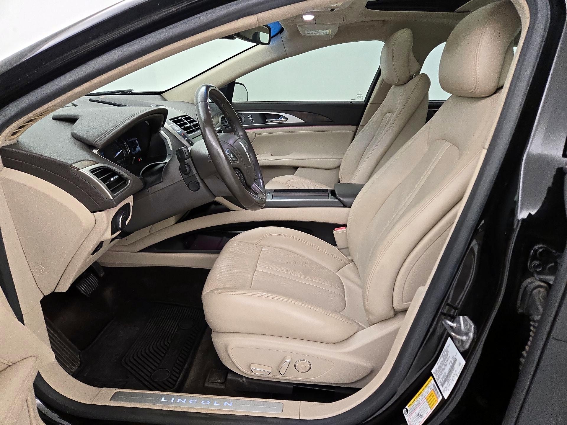 Thumbnail: 2017 Lincoln MKZ - 11