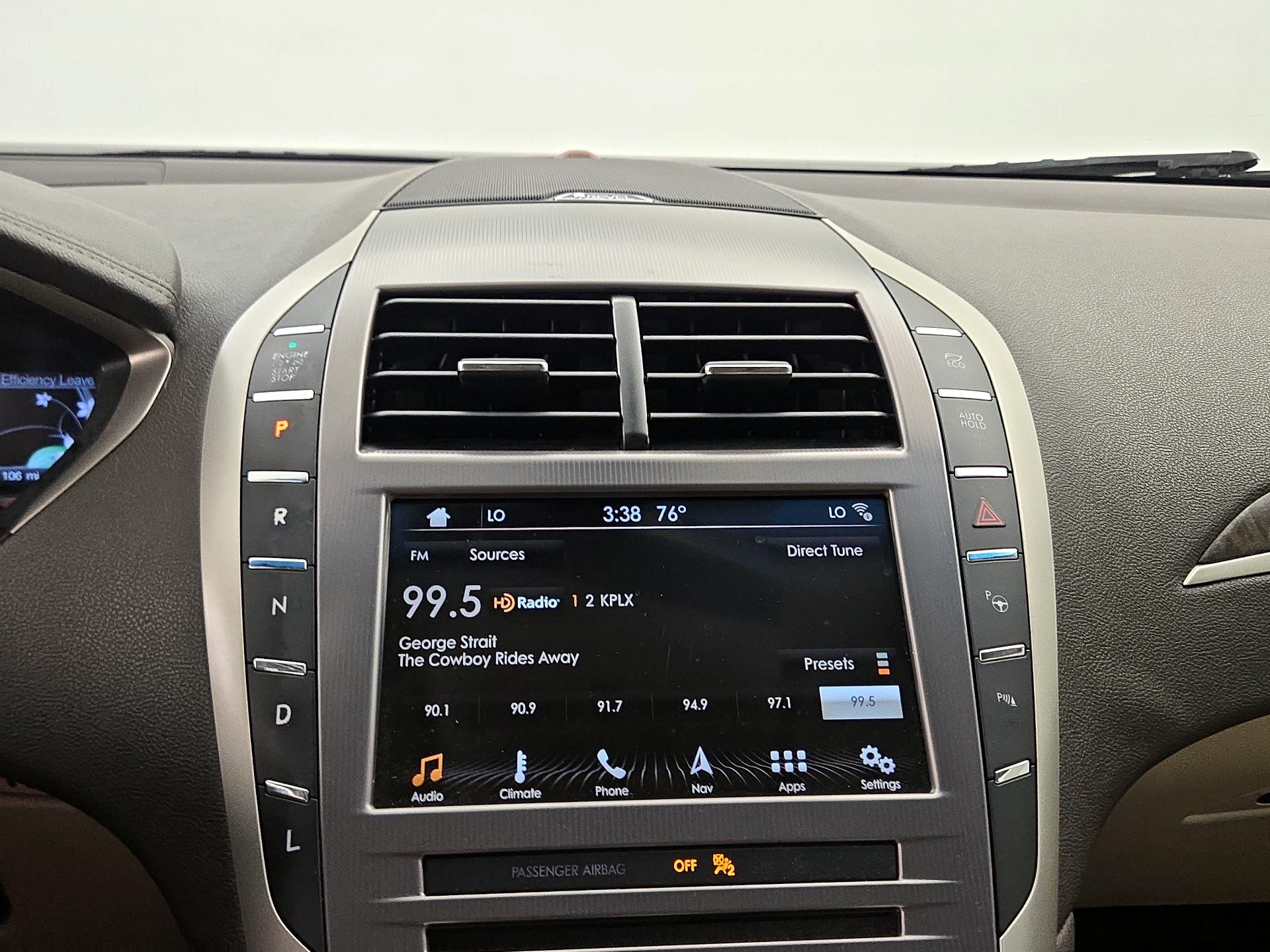 Thumbnail: 2017 Lincoln MKZ - 16
