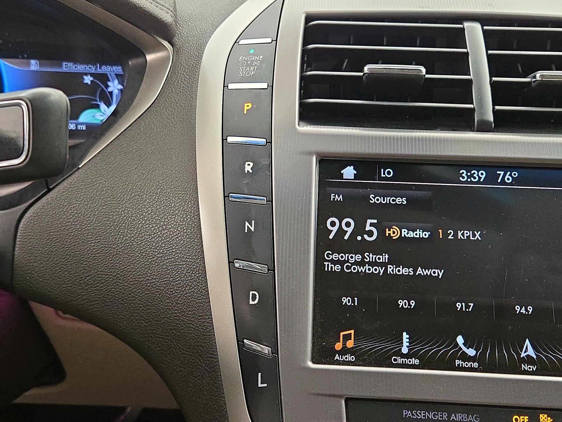Thumbnail: 2017 Lincoln MKZ - 18