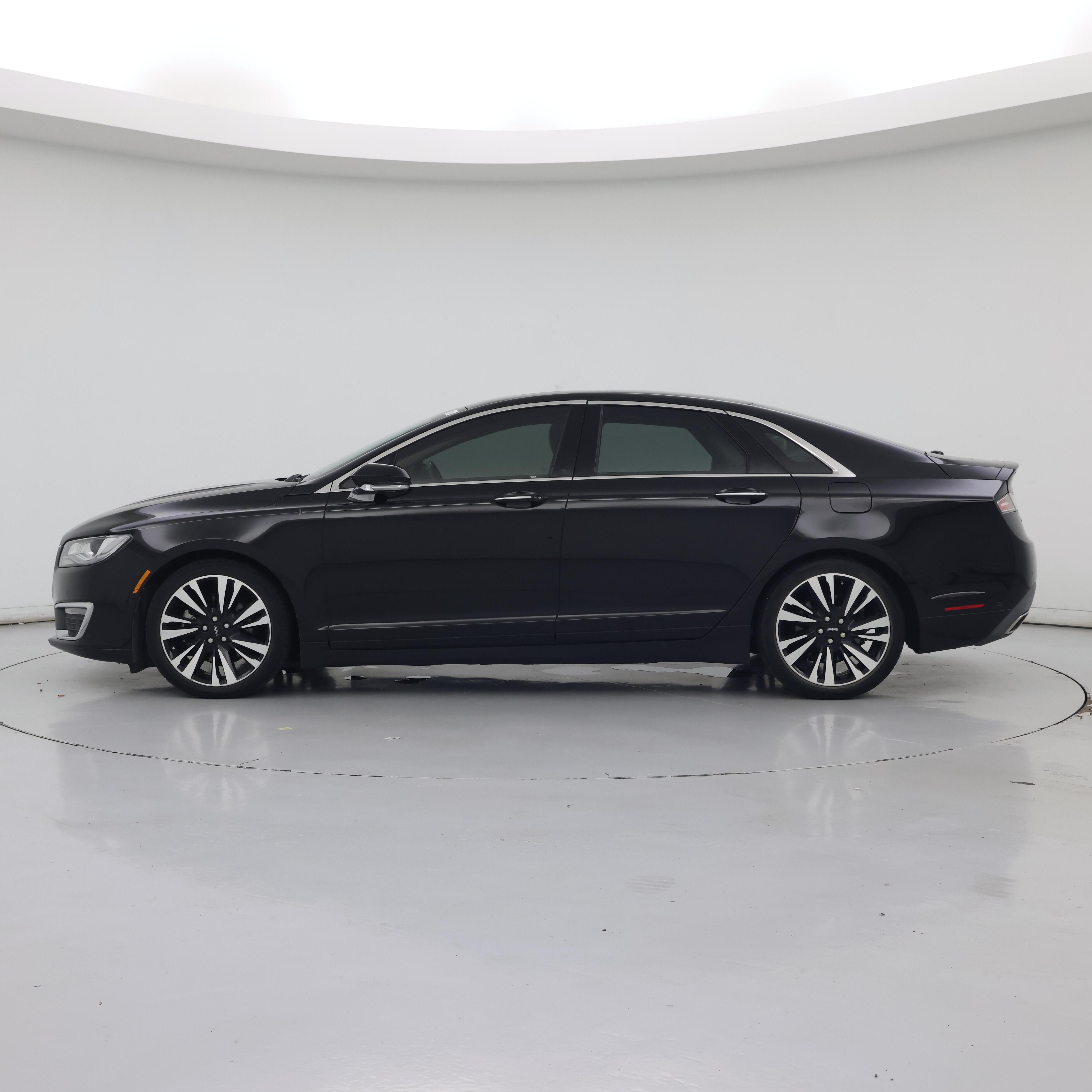 Thumbnail: 2017 Lincoln MKZ - 3
