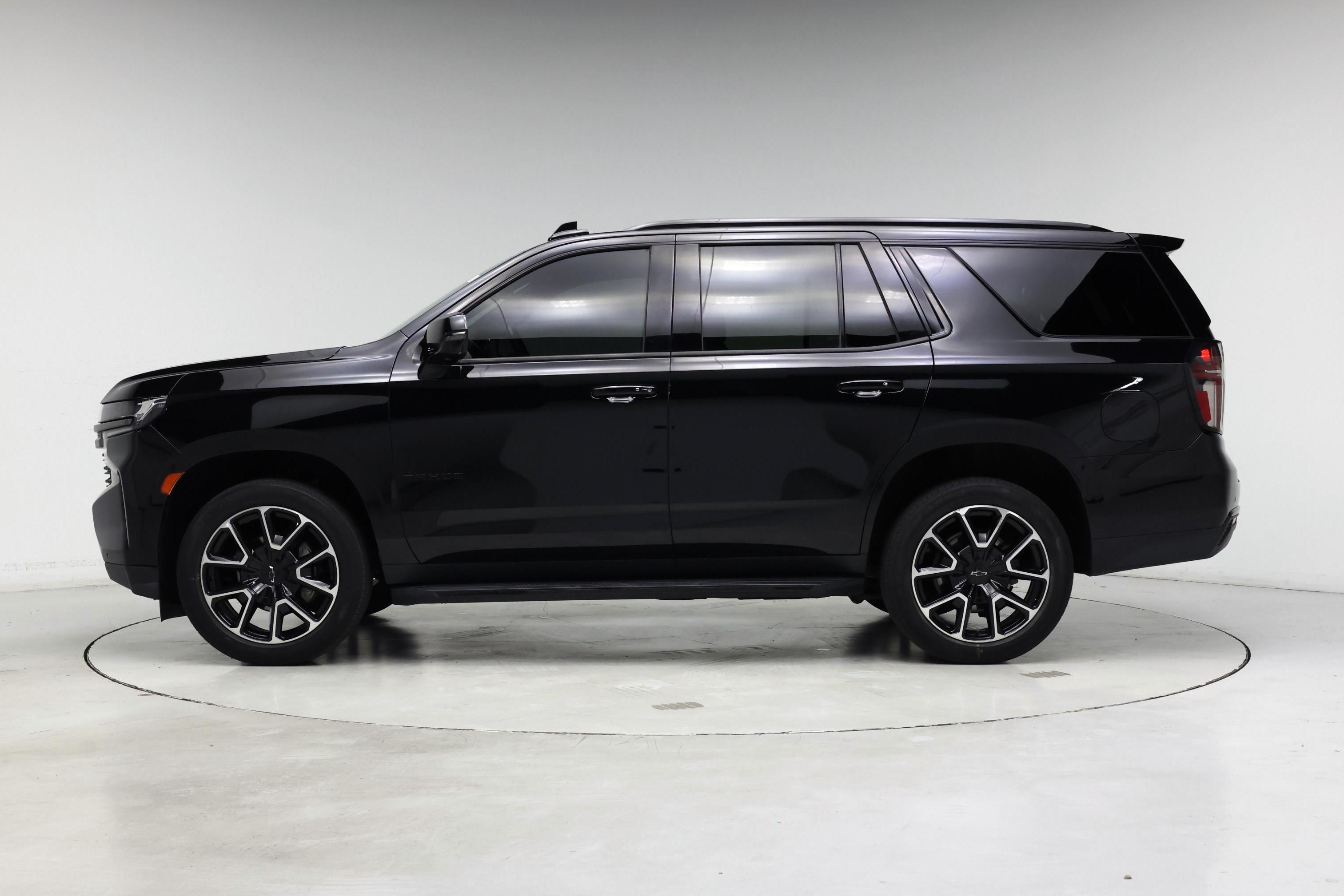 Thumbnail: 2021 Chevrolet Tahoe - 3