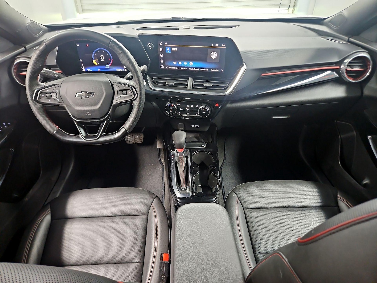 2025 Chevrolet Trax RS - Photo 10